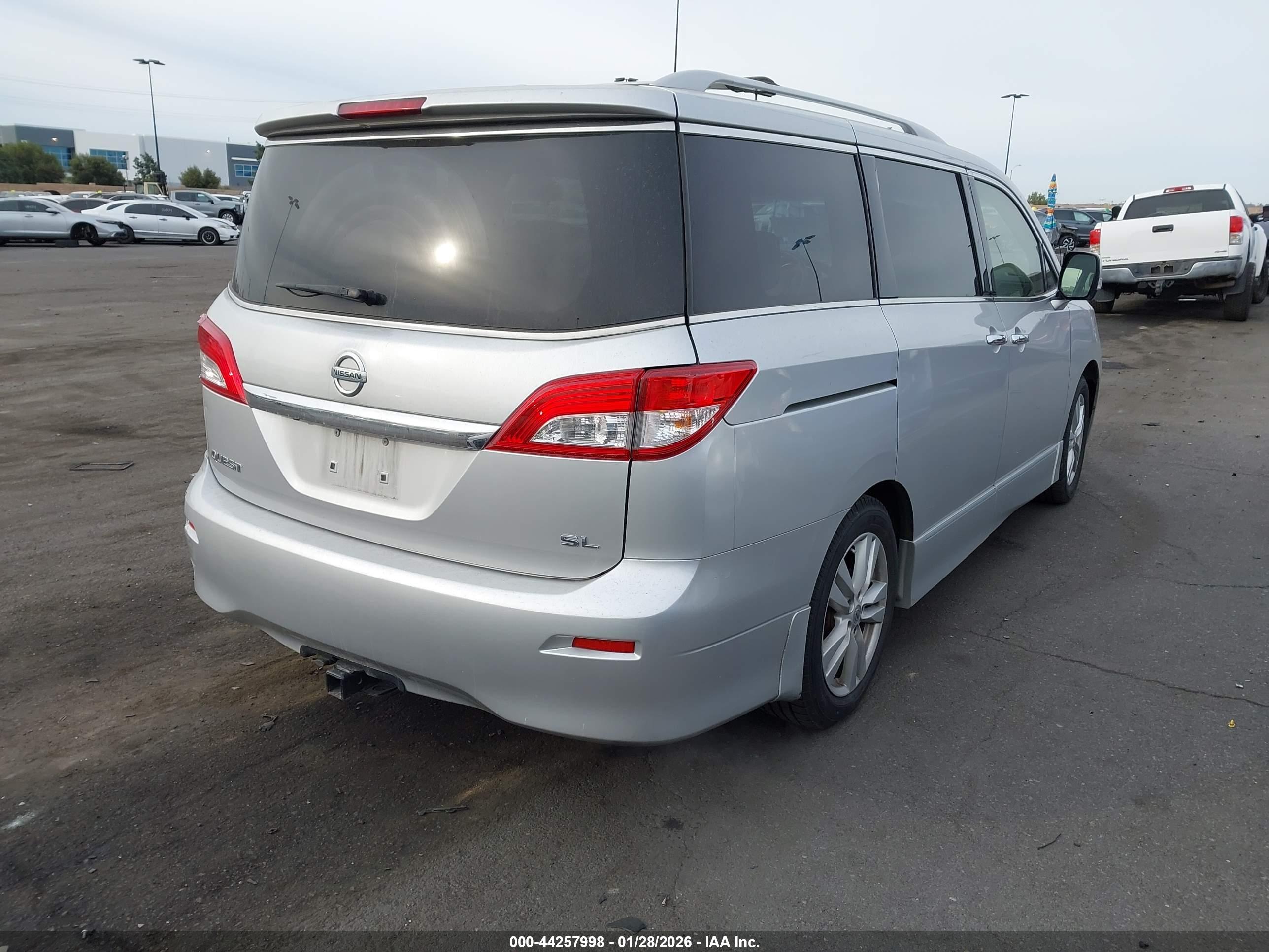 NISSAN QUEST image 4