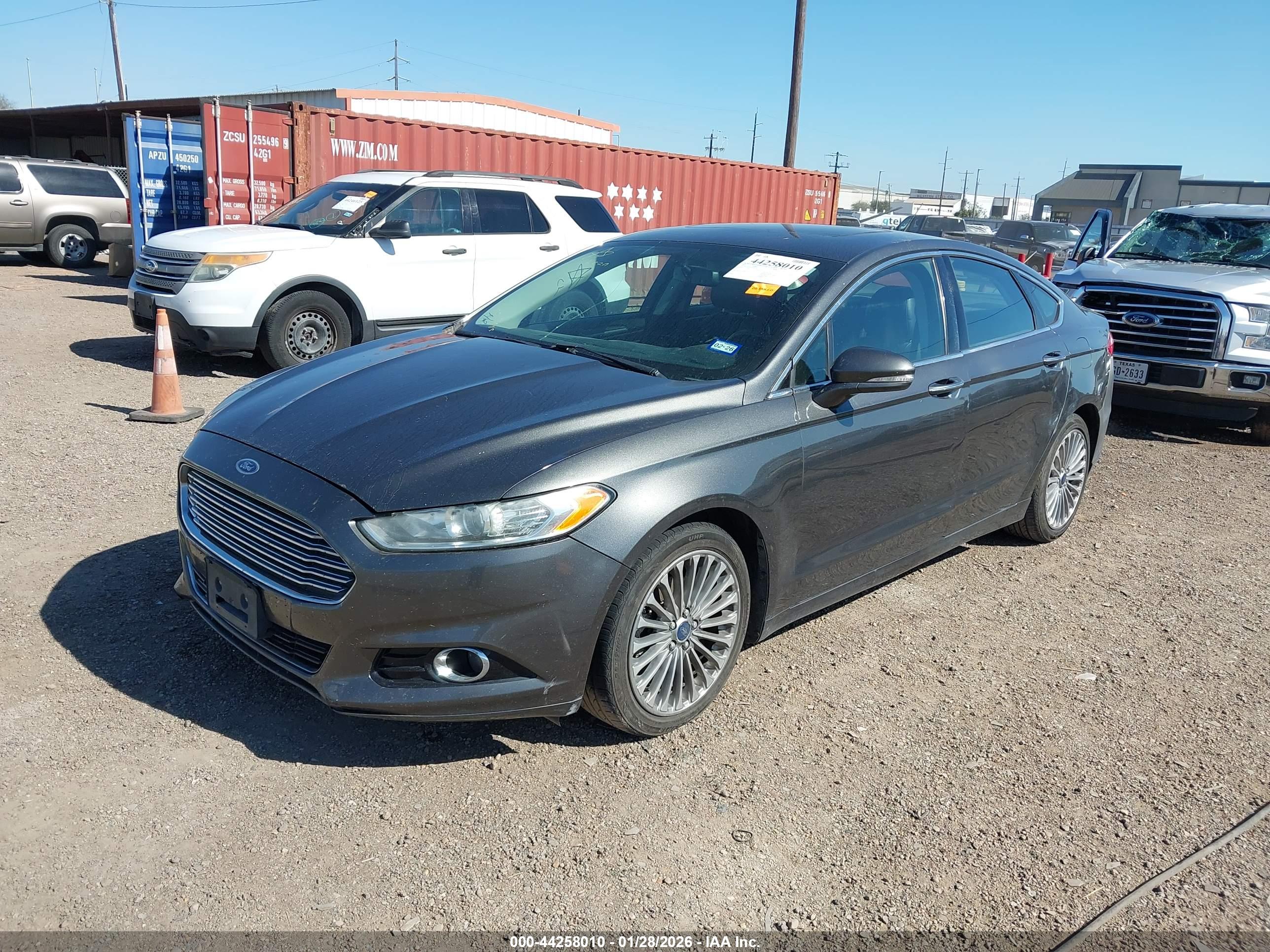 FORD FUSION image 2