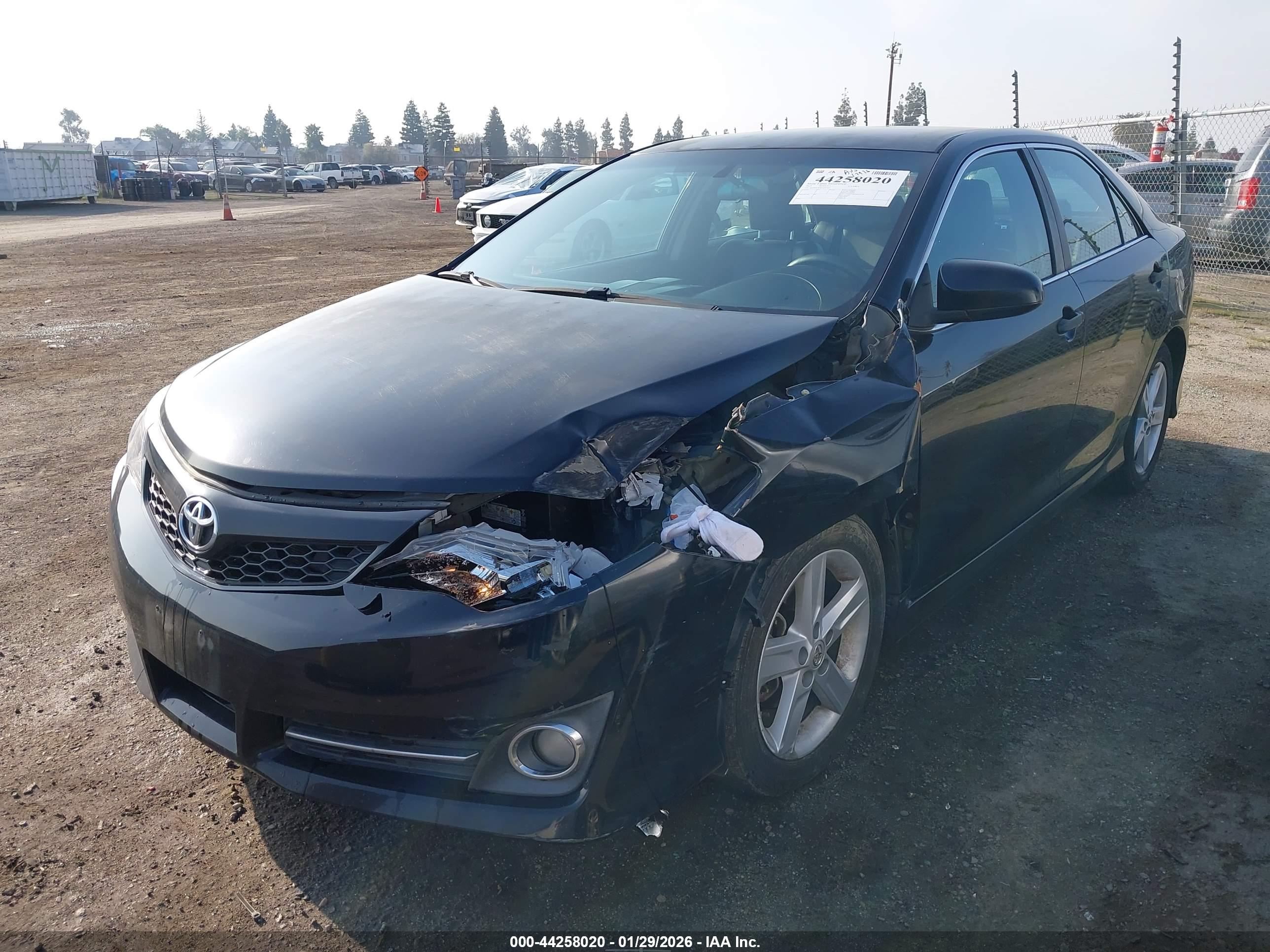 TOYOTA CAMRY image 2