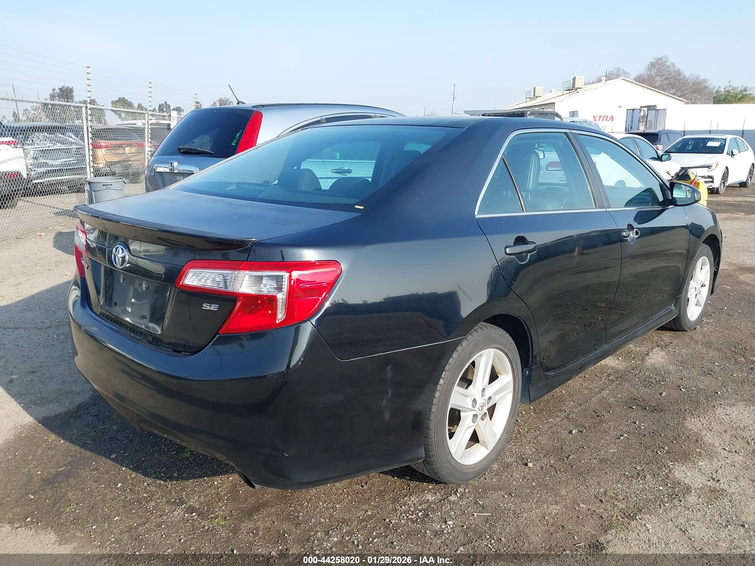 TOYOTA CAMRY image 4