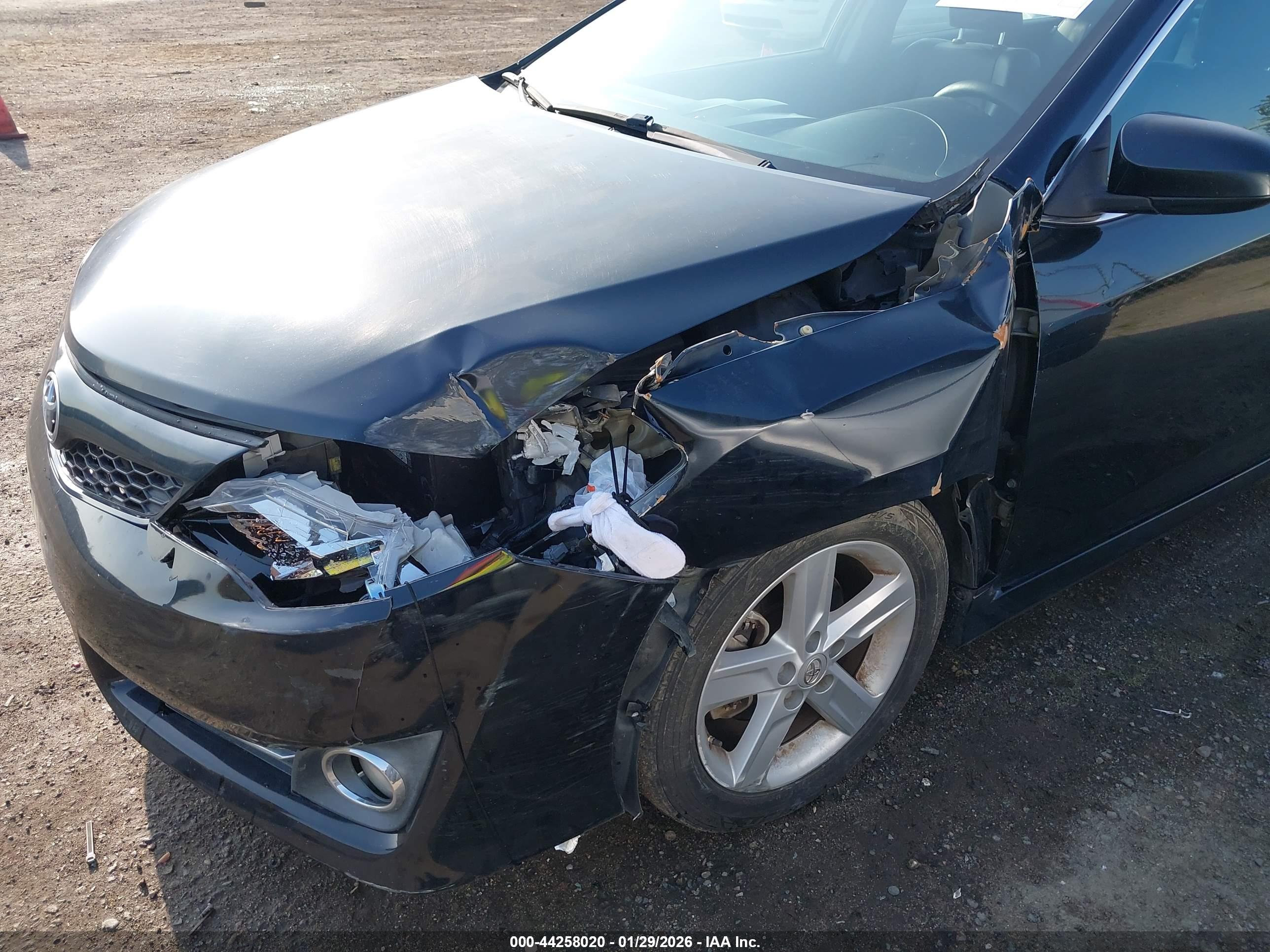 TOYOTA CAMRY image 6