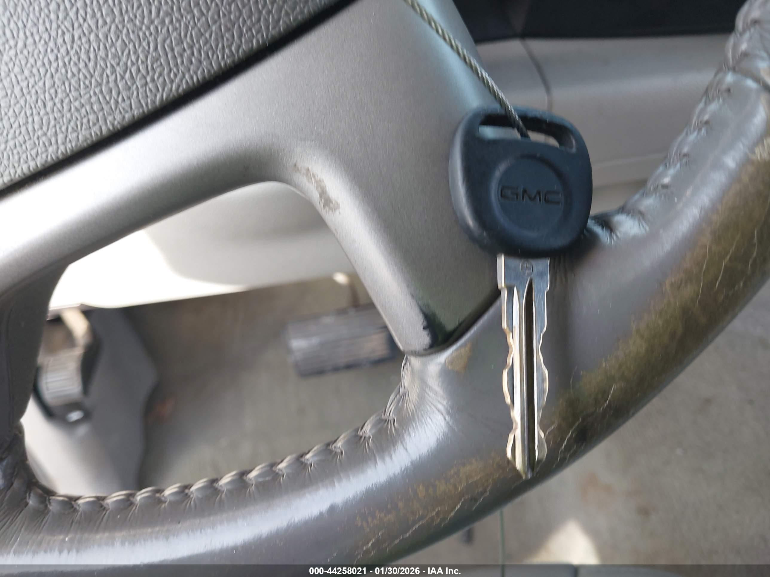 GMC SIERRA image 11