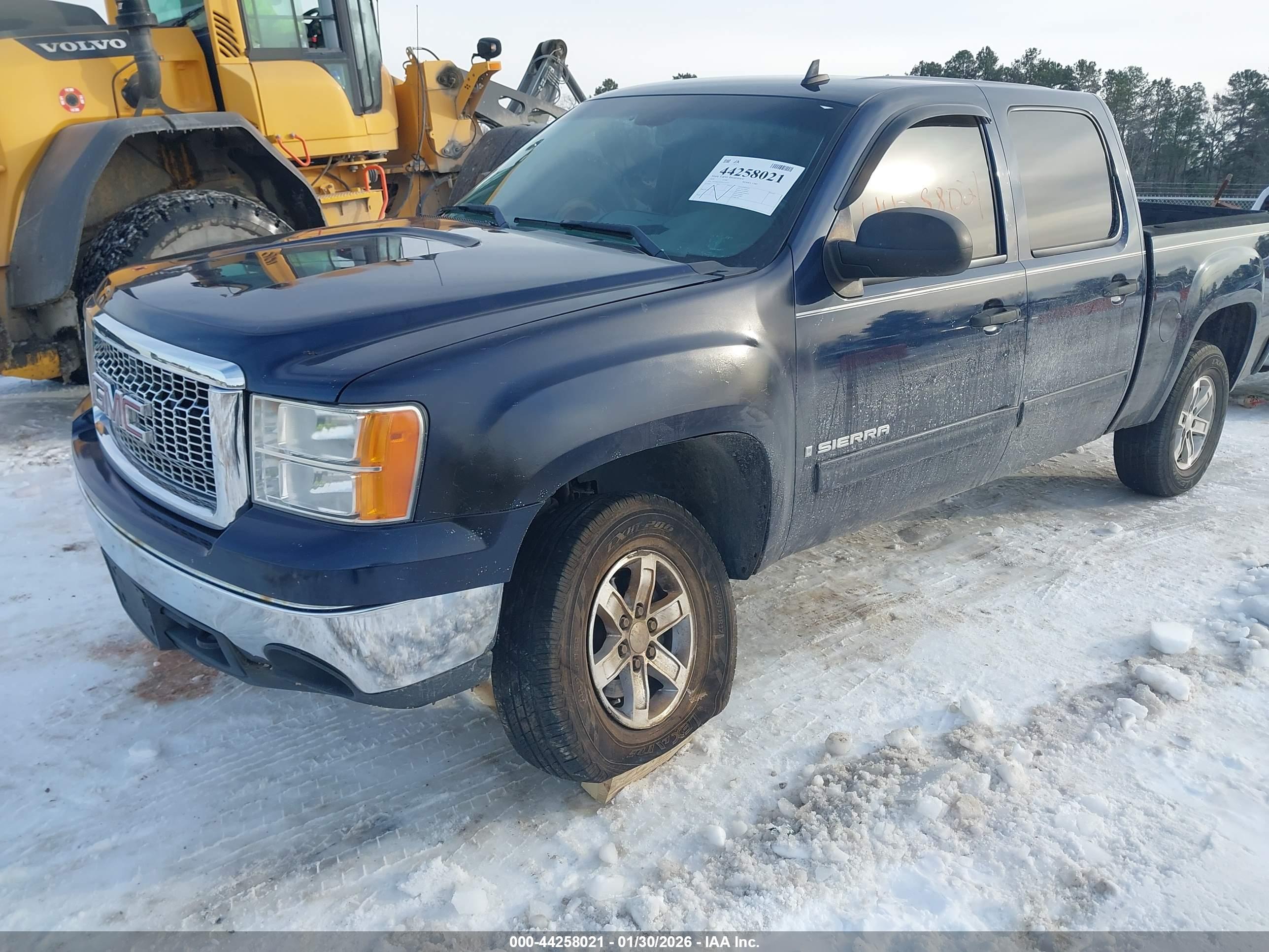 GMC SIERRA image 2