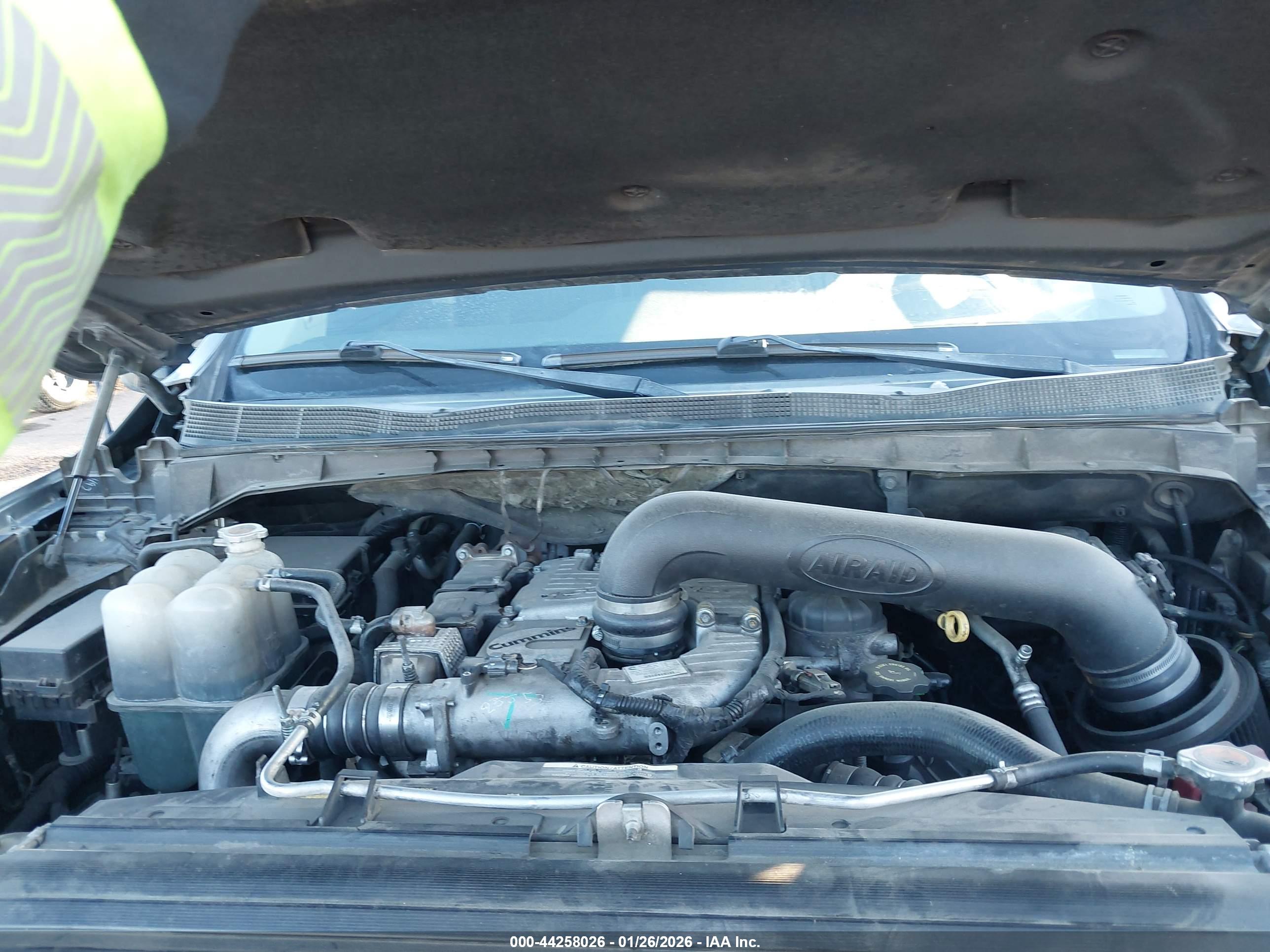 NISSAN TITAN image 10