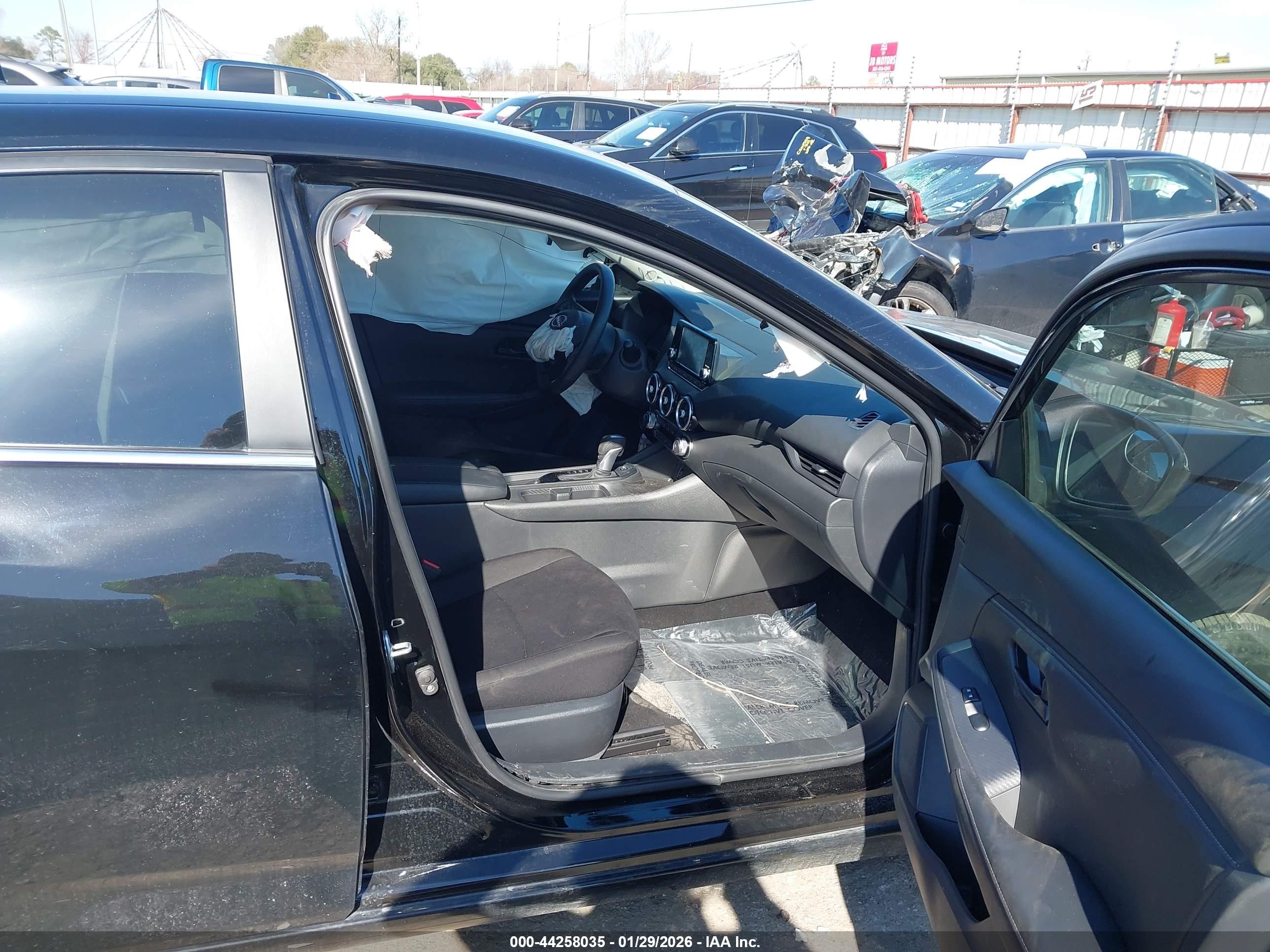 NISSAN SENTRA image 5
