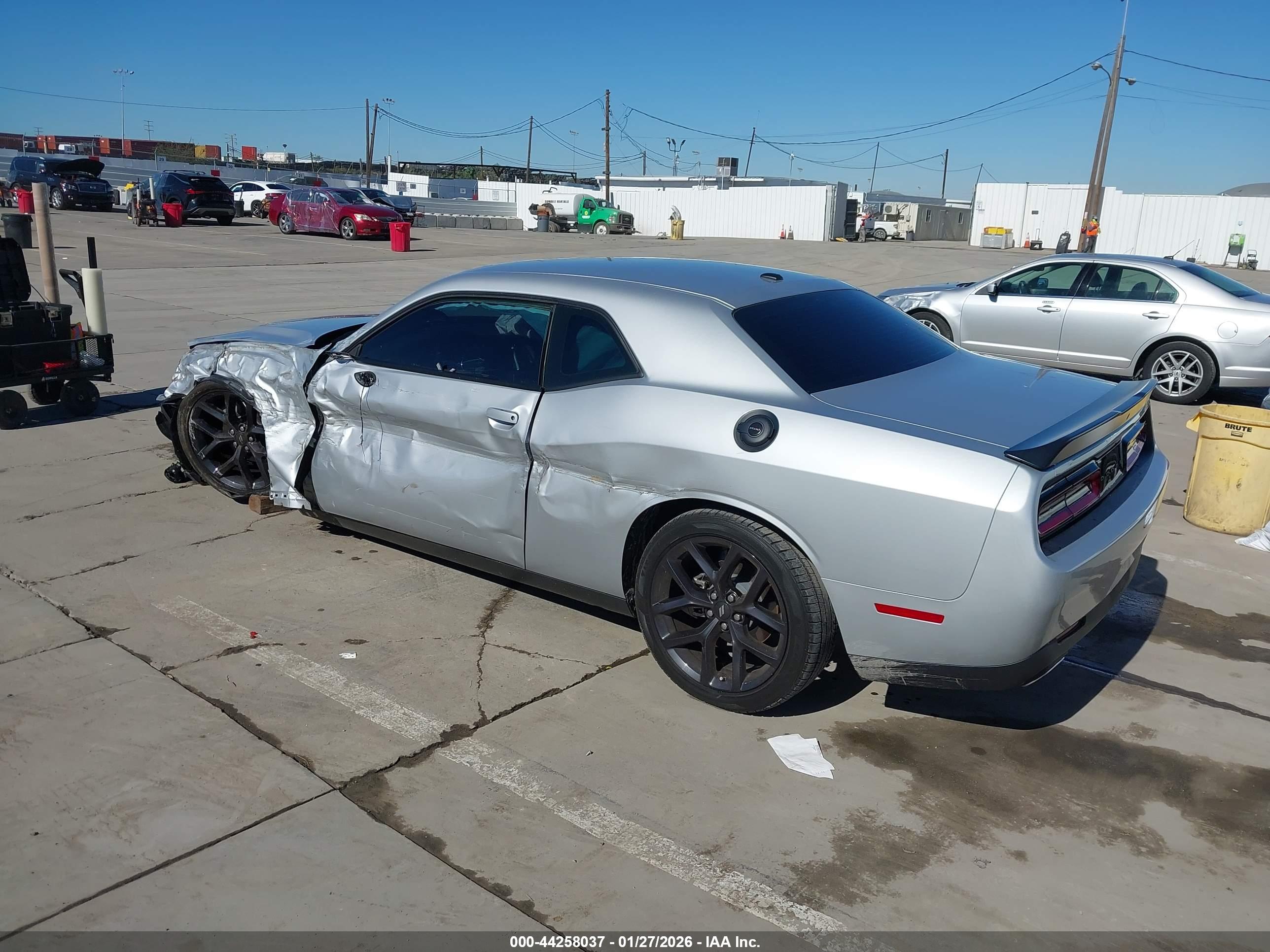 DODGE CHALLENGER image 3