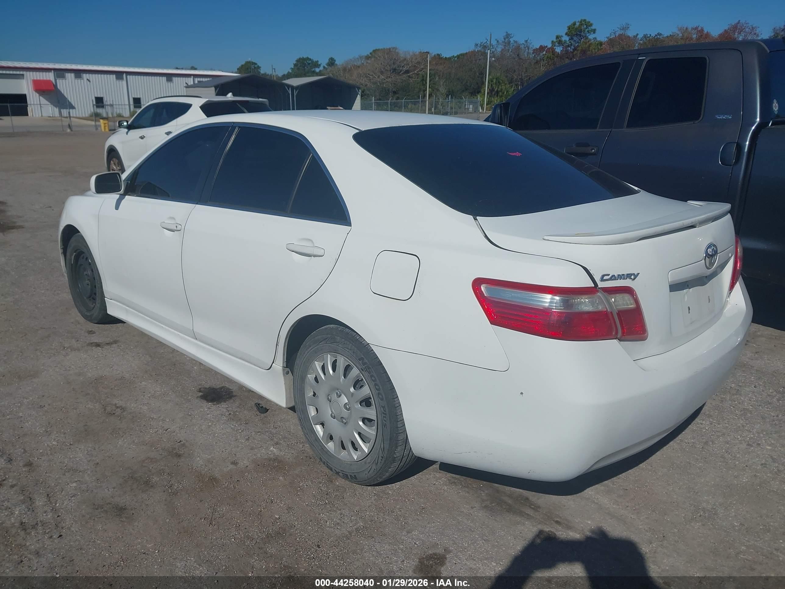 TOYOTA CAMRY image 3