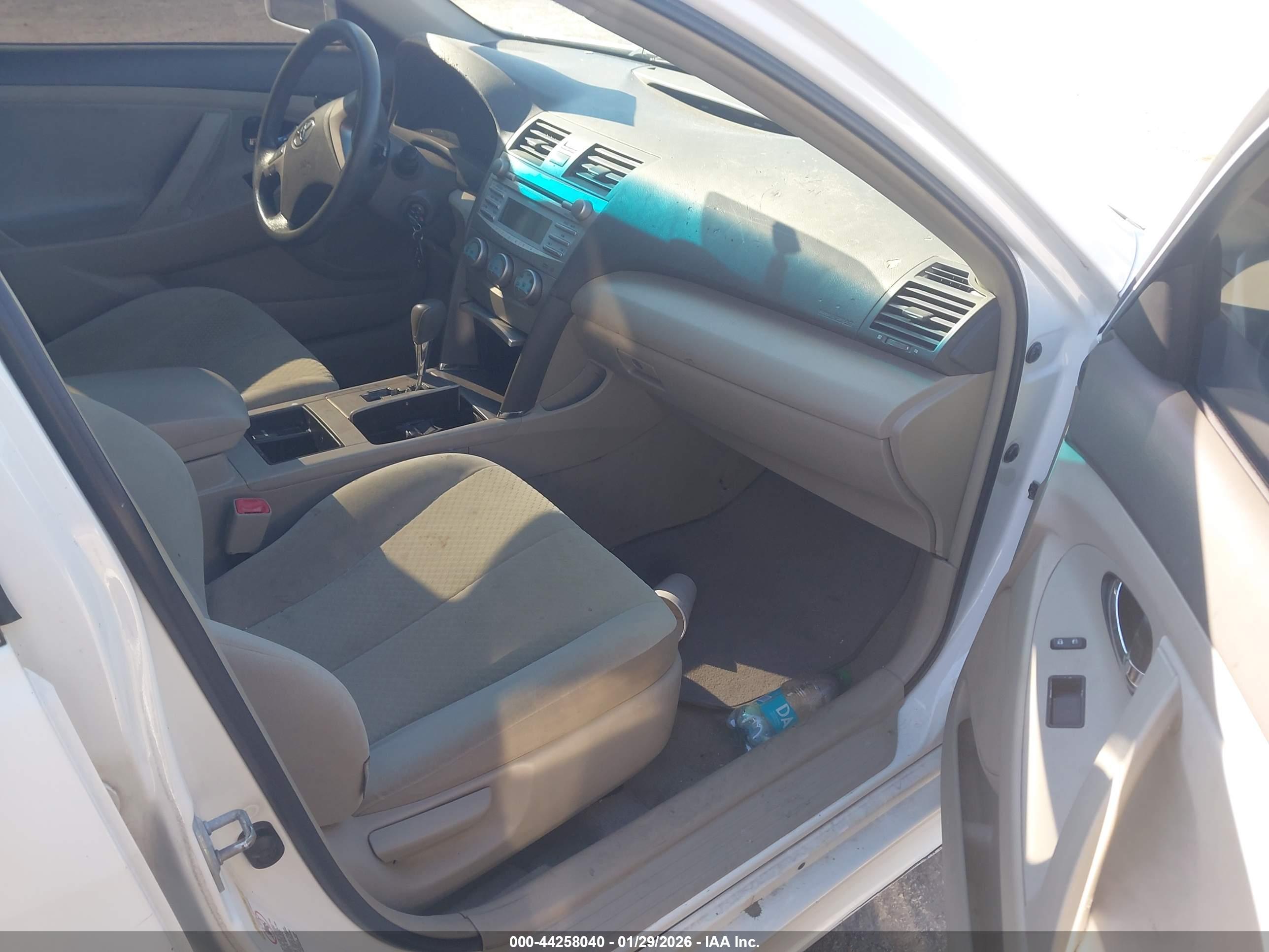 TOYOTA CAMRY image 5