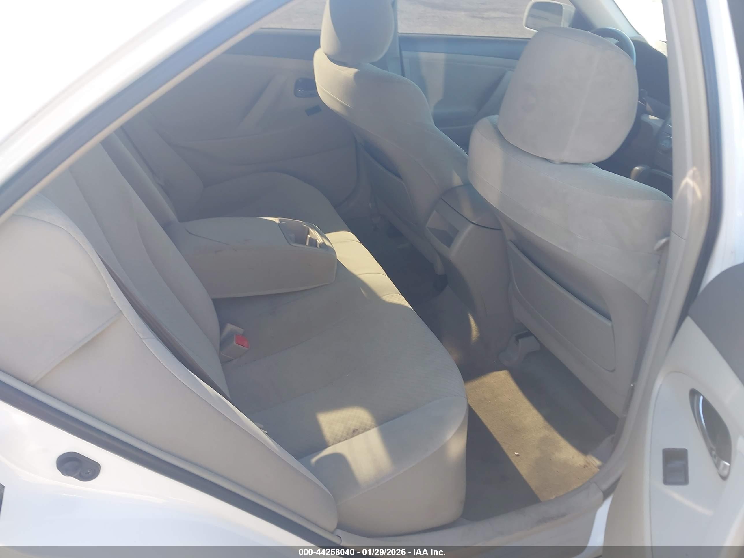 TOYOTA CAMRY image 8