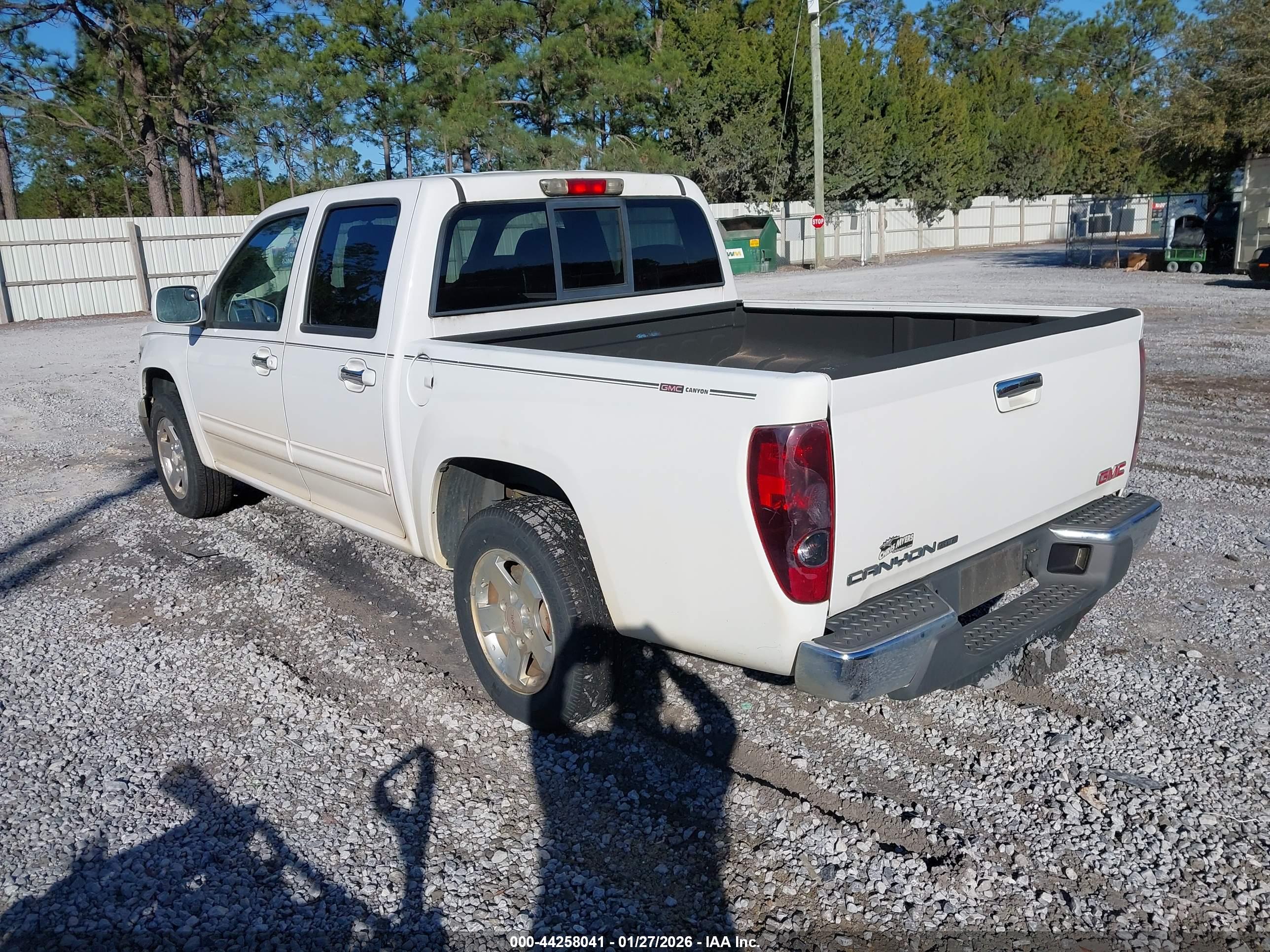 GMC CANYON image 3