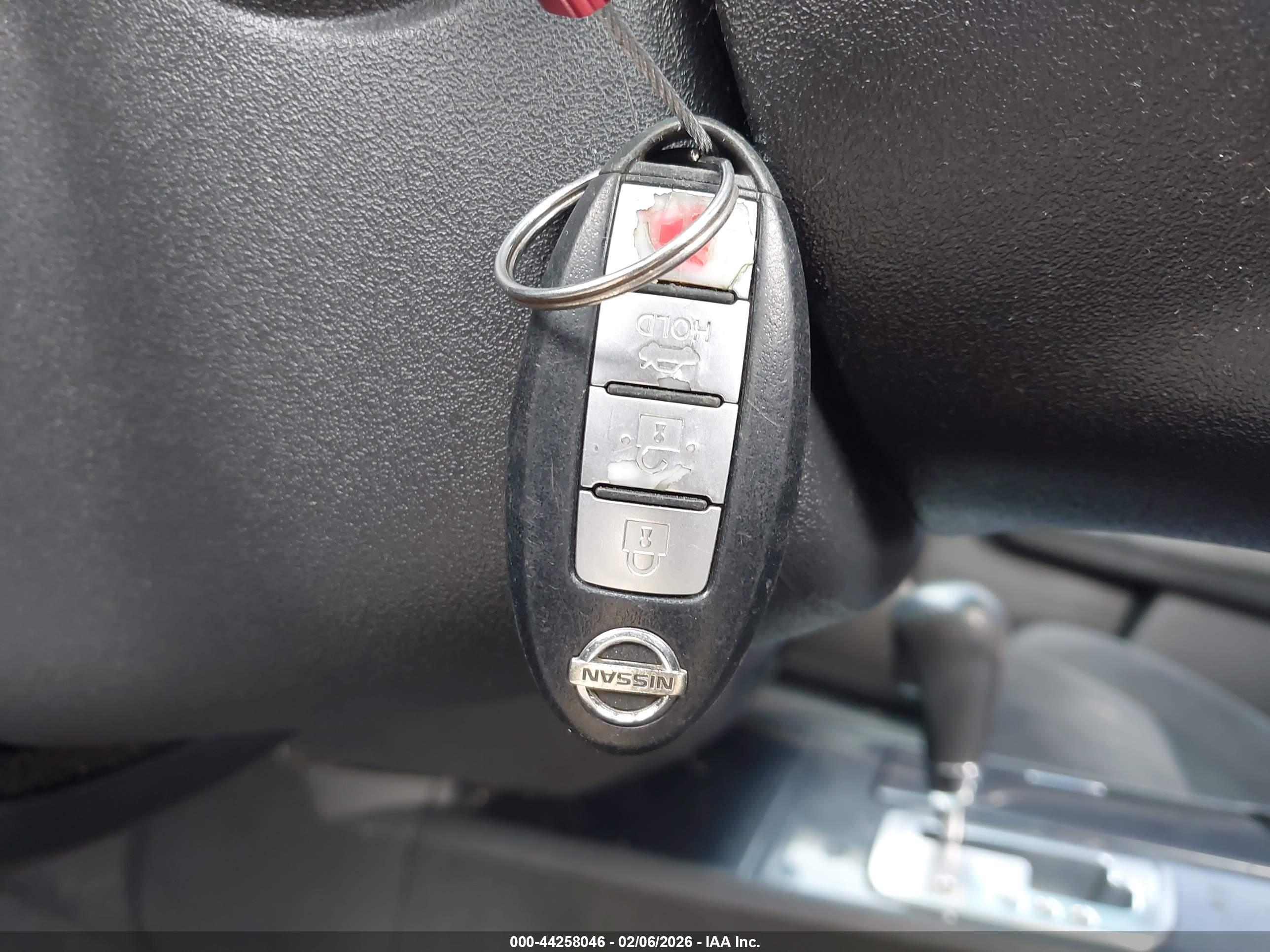 NISSAN MAXIMA image 11