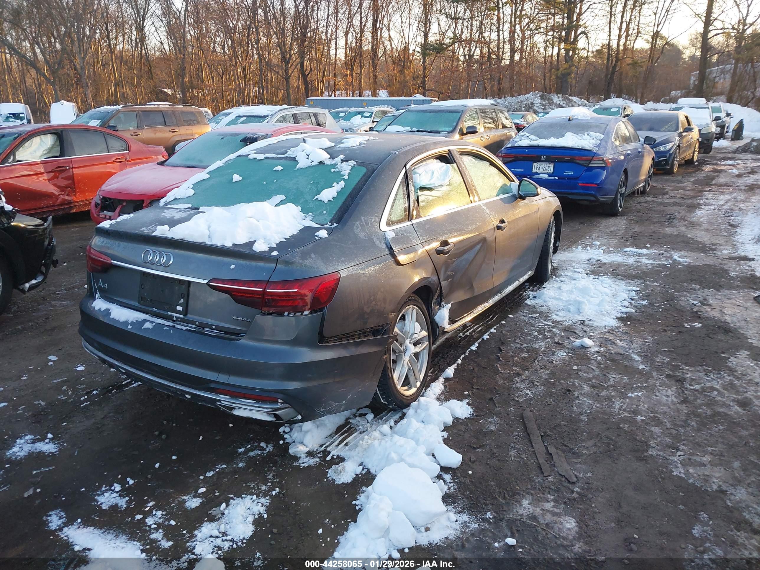 AUDI A4 image 4