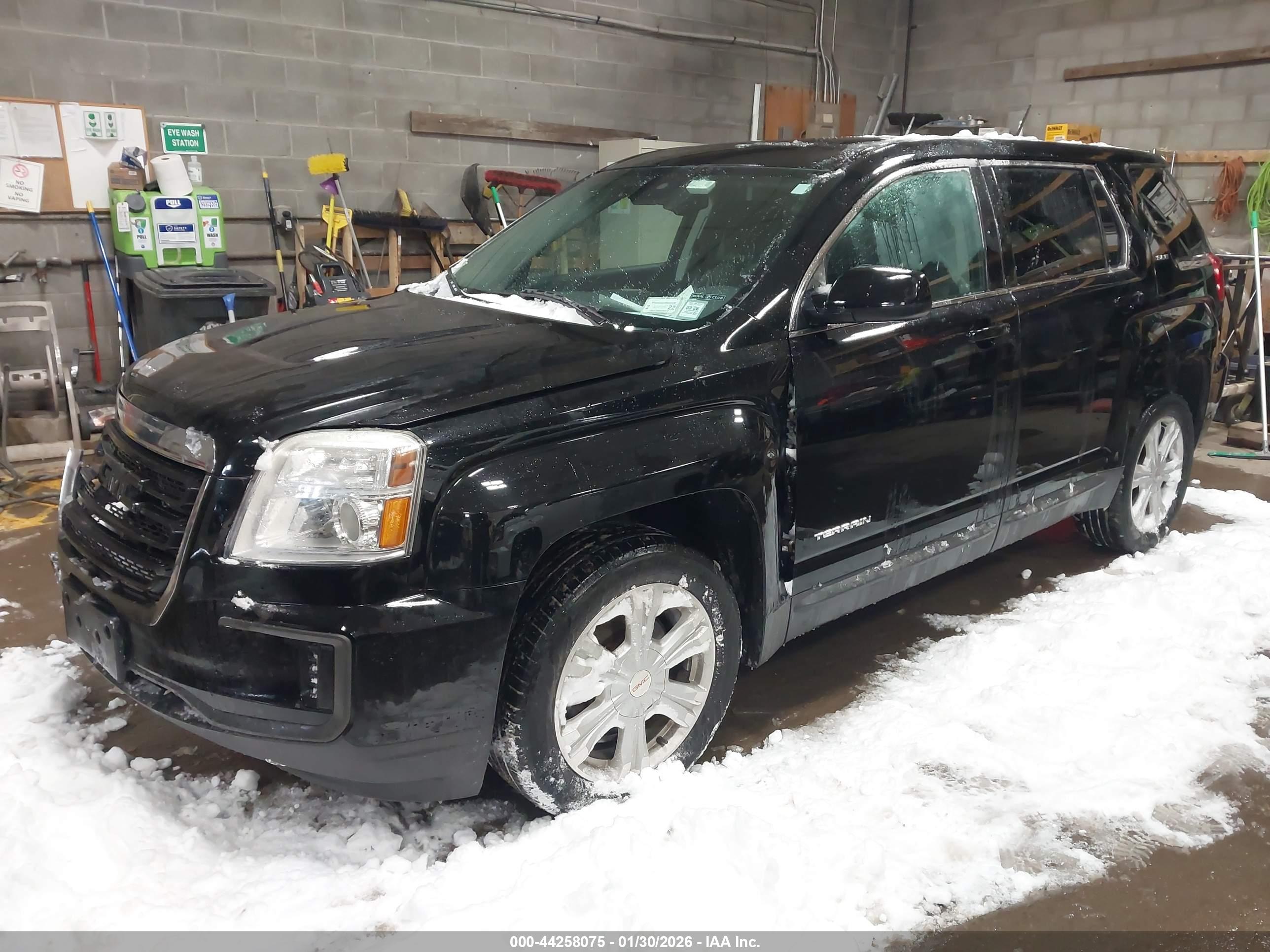 GMC TERRAIN image 2