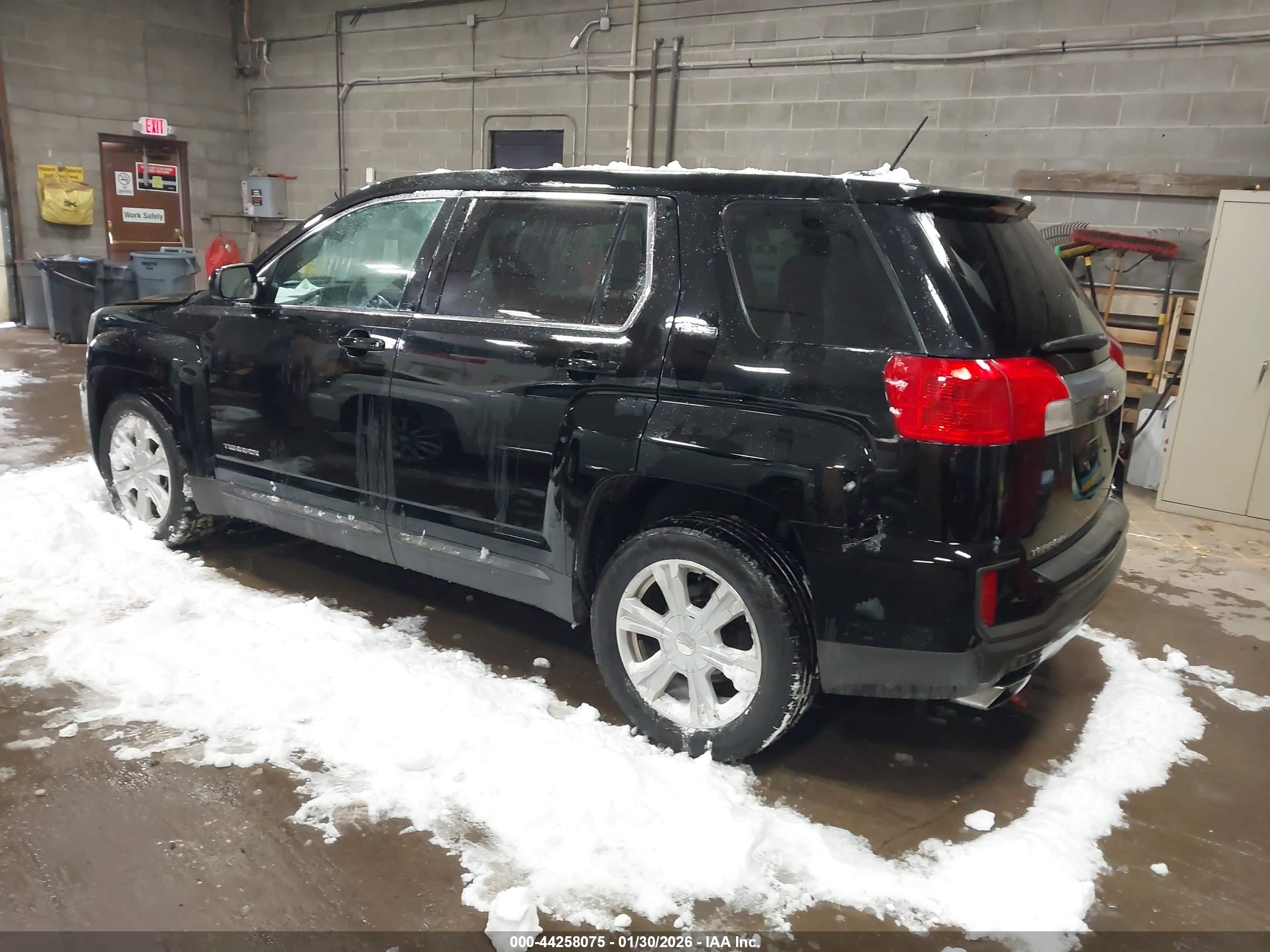 GMC TERRAIN image 3