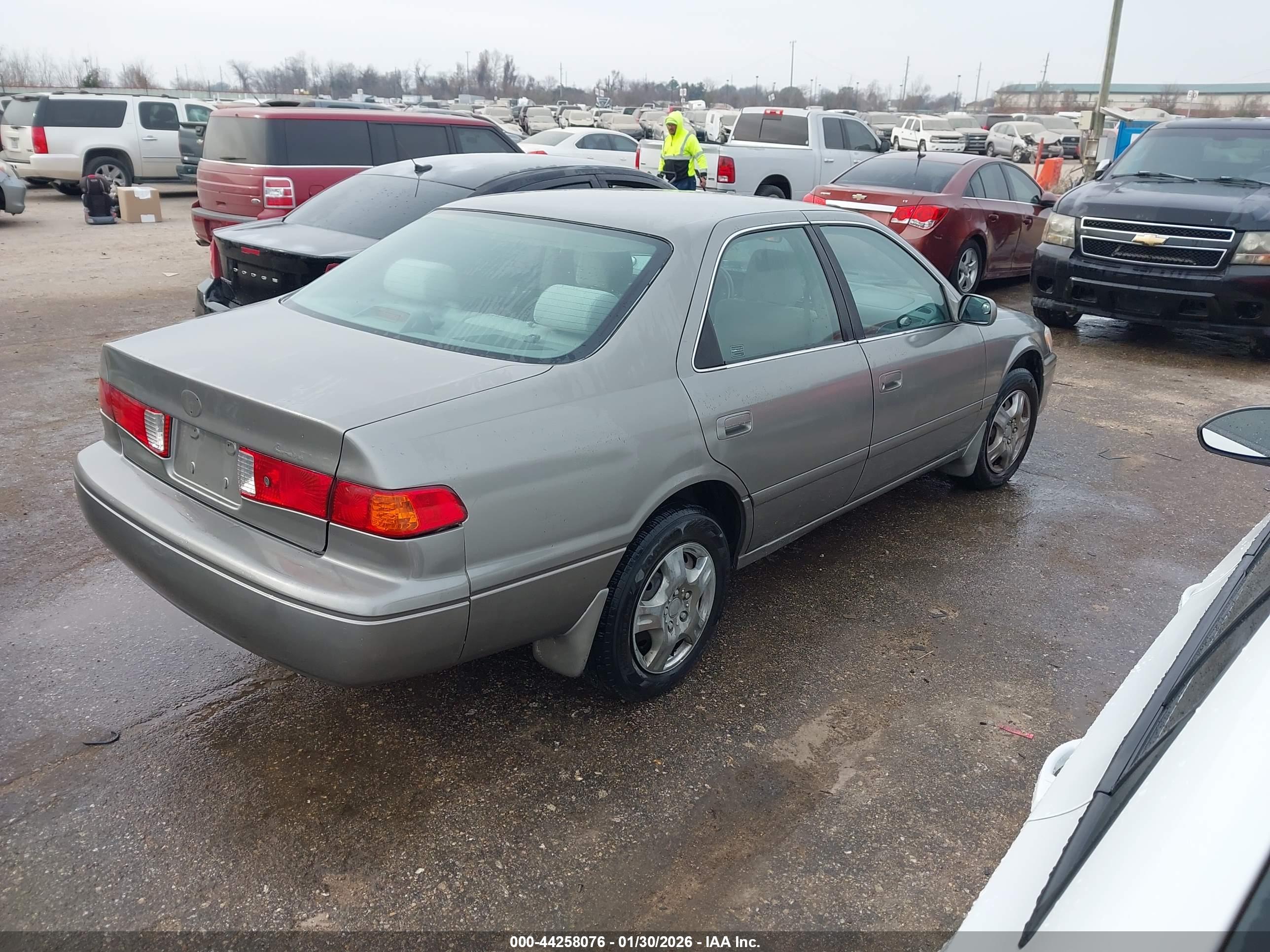 TOYOTA CAMRY image 4