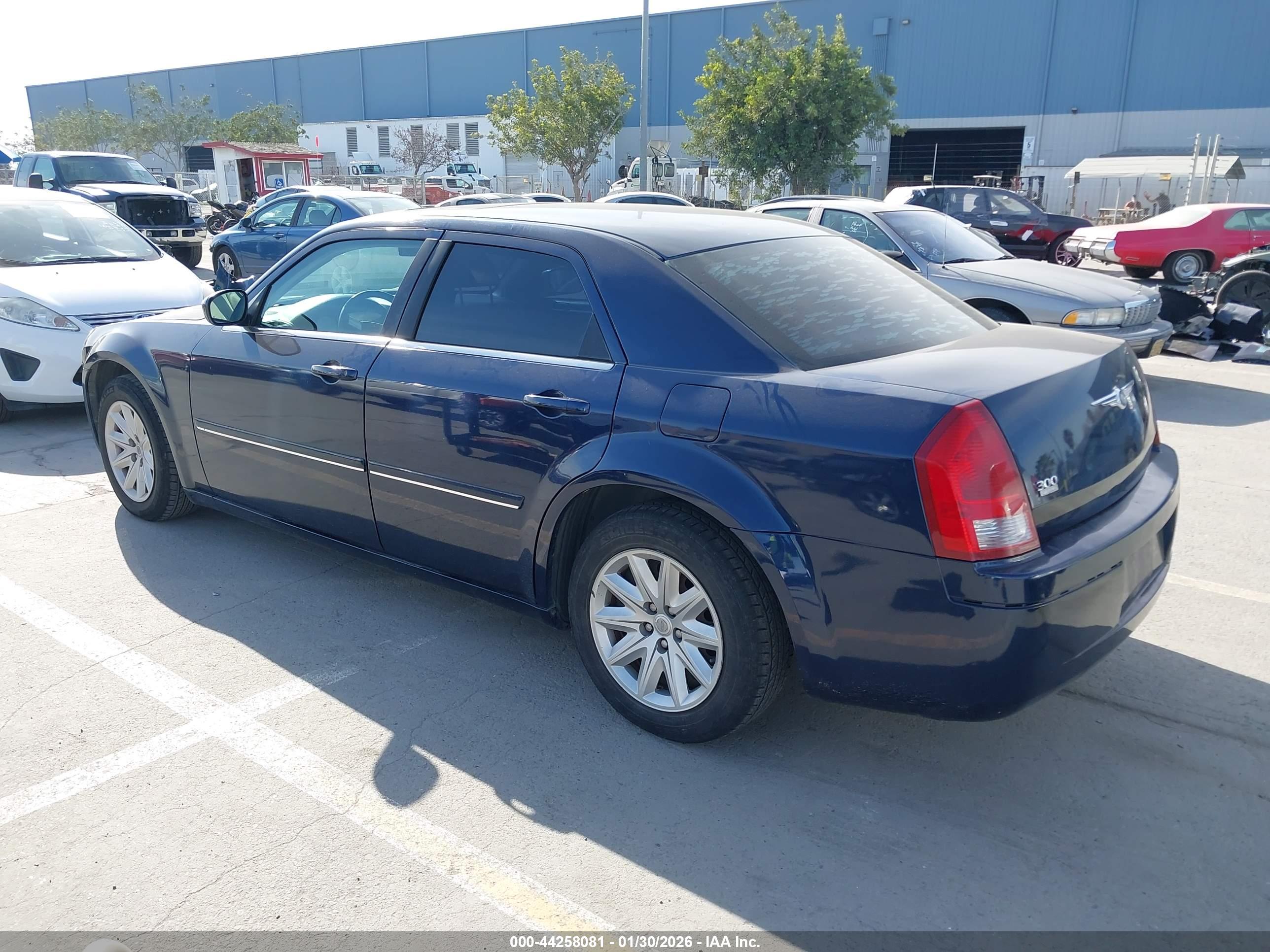 CHRYSLER 300 image 3