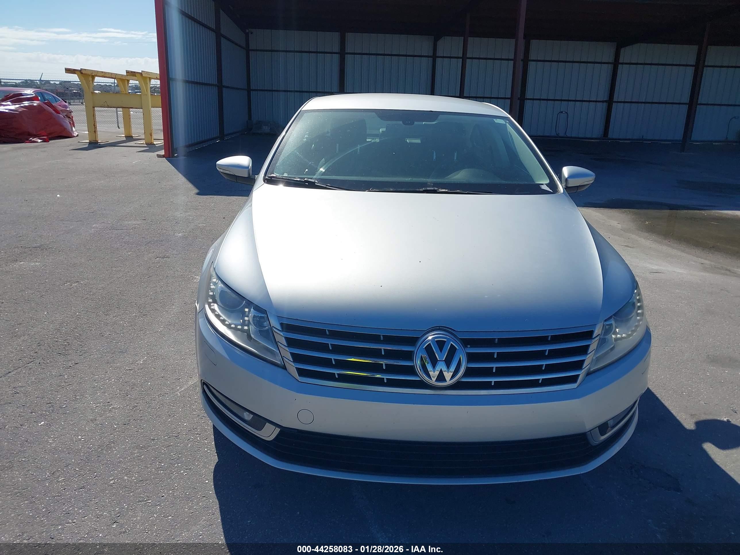 VOLKSWAGEN CC image 6