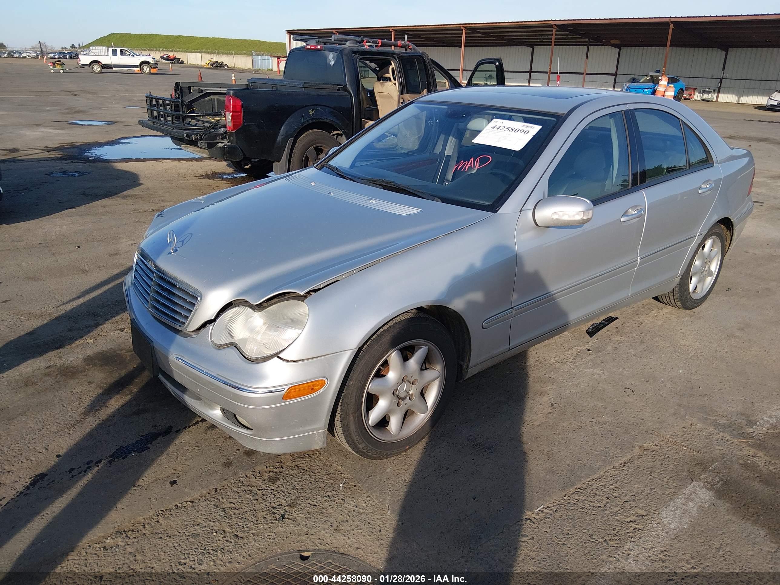 MERCEDES-BENZ C image 2