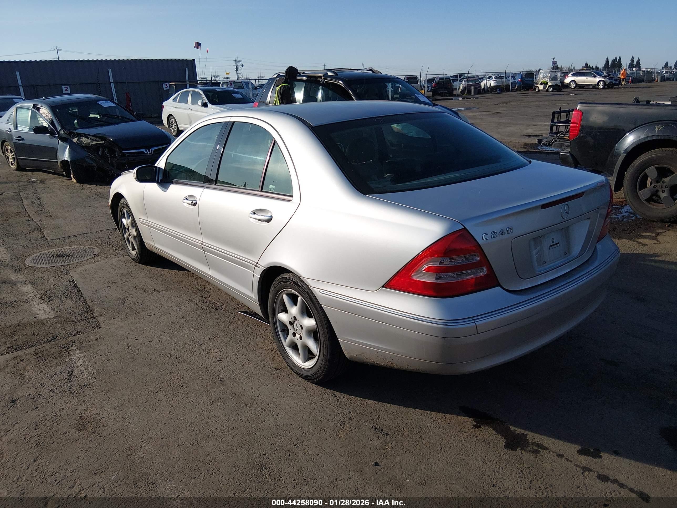 MERCEDES-BENZ C image 3