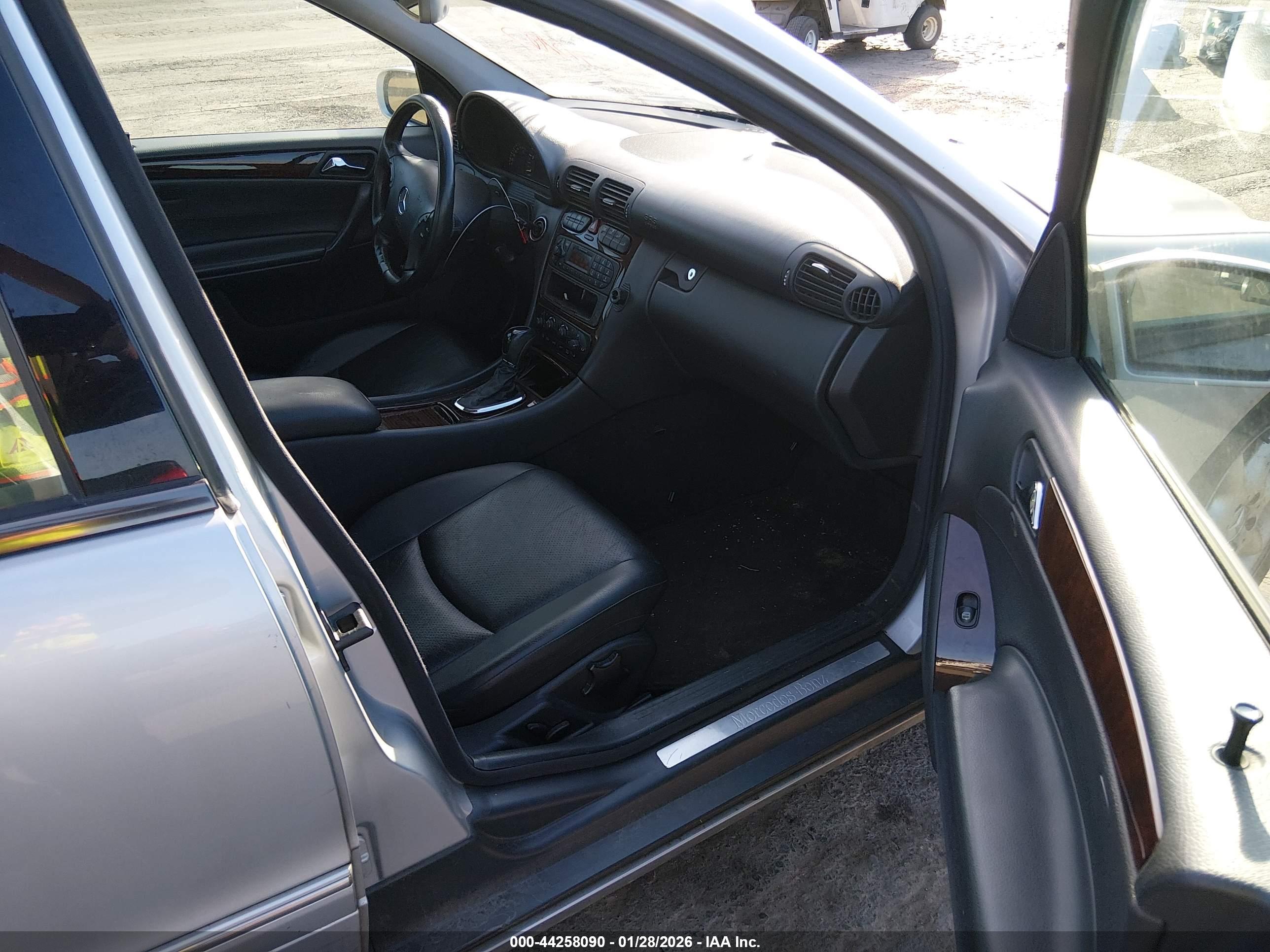 MERCEDES-BENZ C image 5