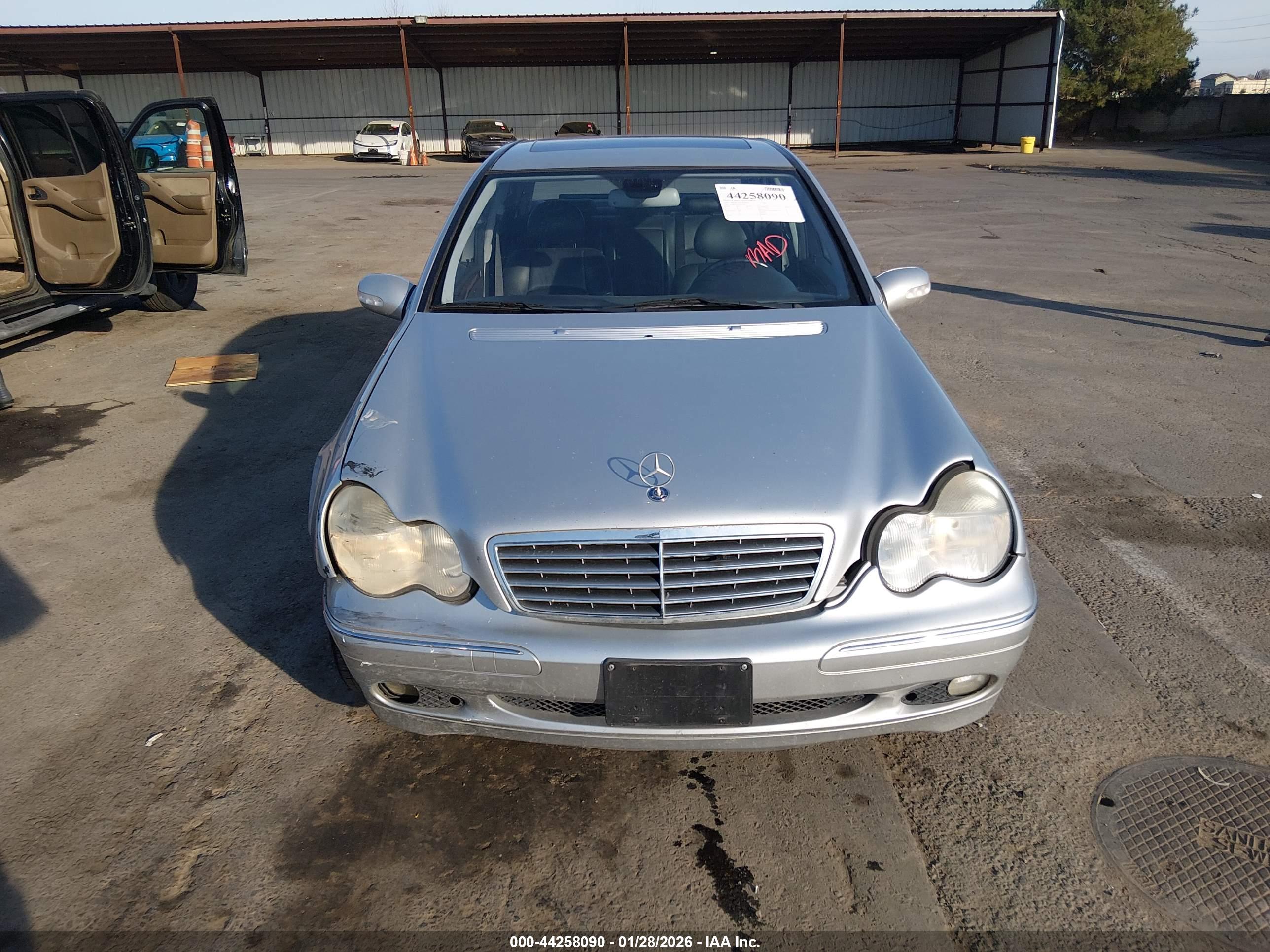 MERCEDES-BENZ C image 6