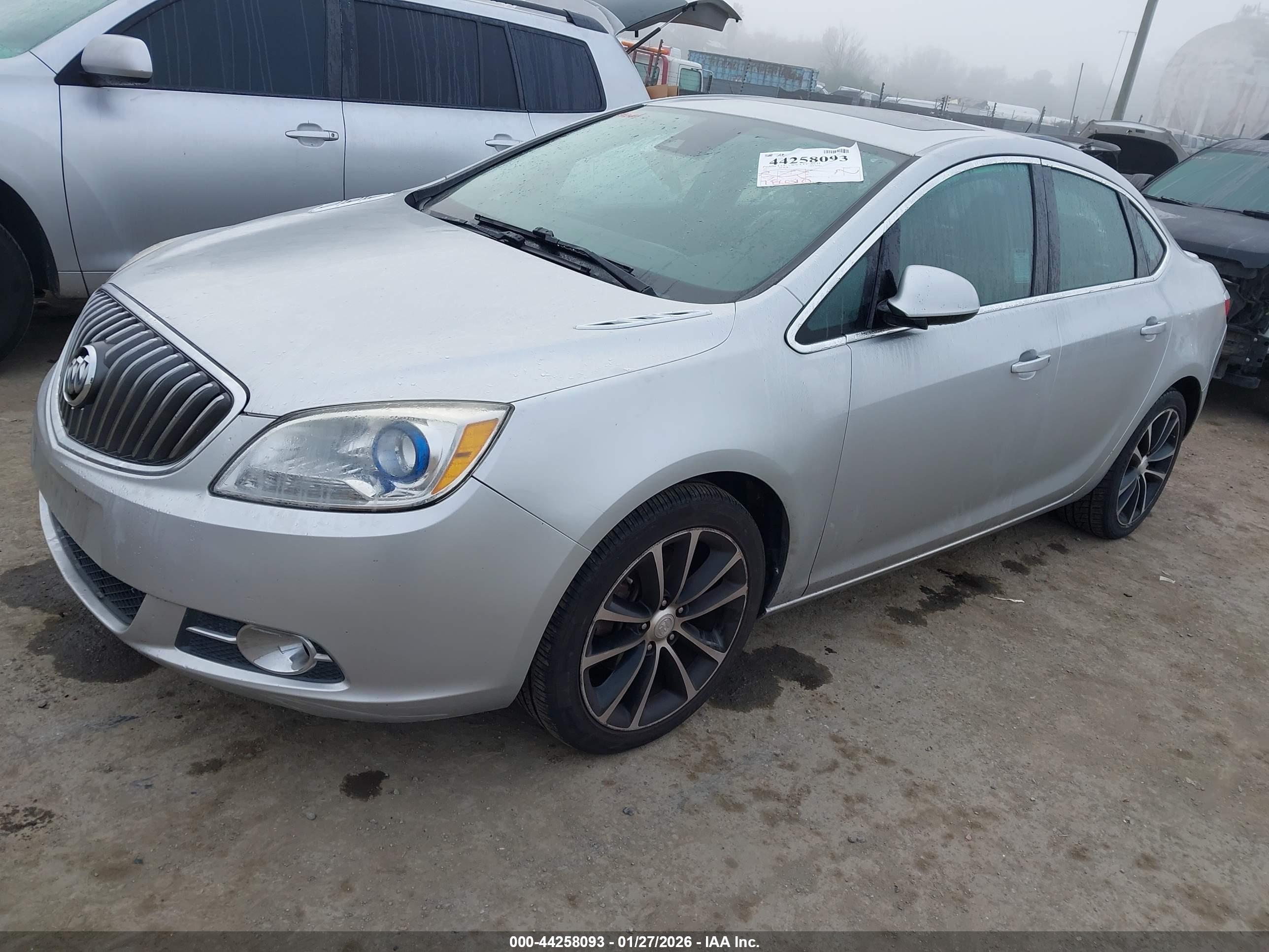 BUICK VERANO image 2