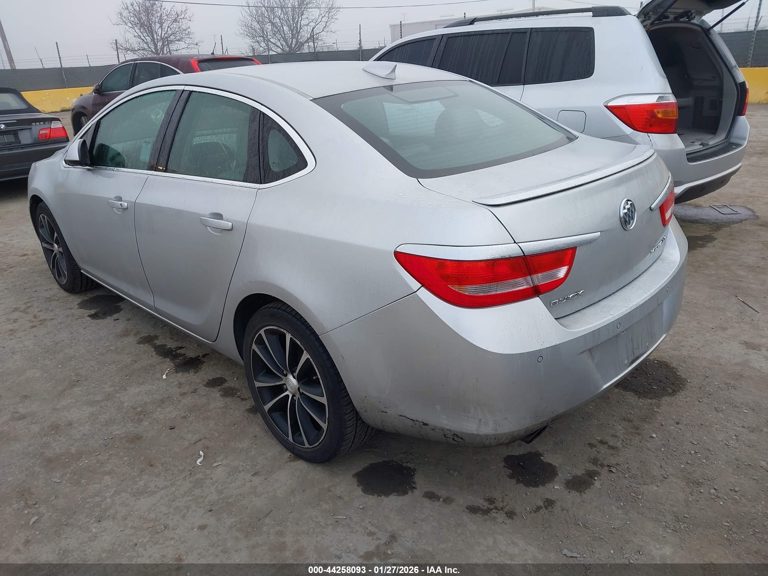 BUICK VERANO image 3