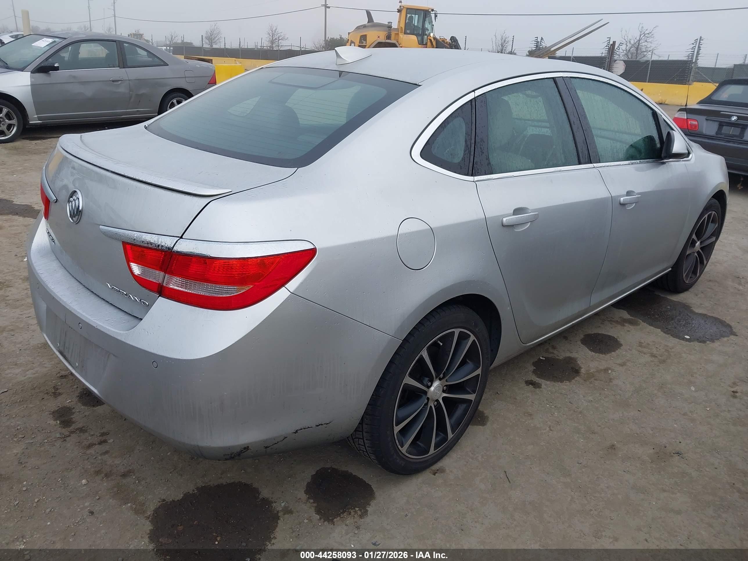 BUICK VERANO image 4