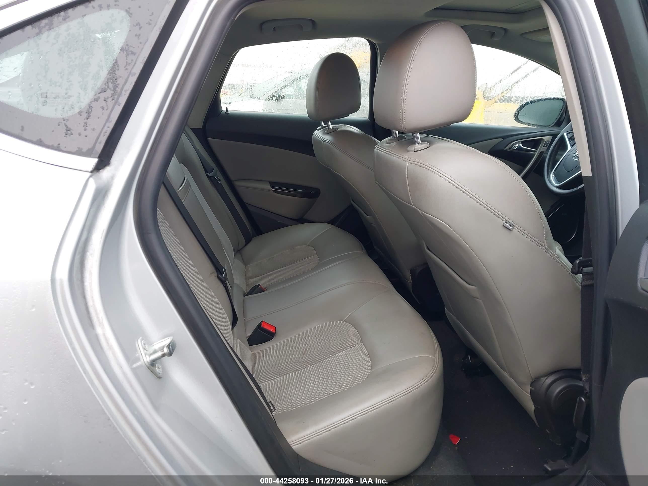 BUICK VERANO image 8