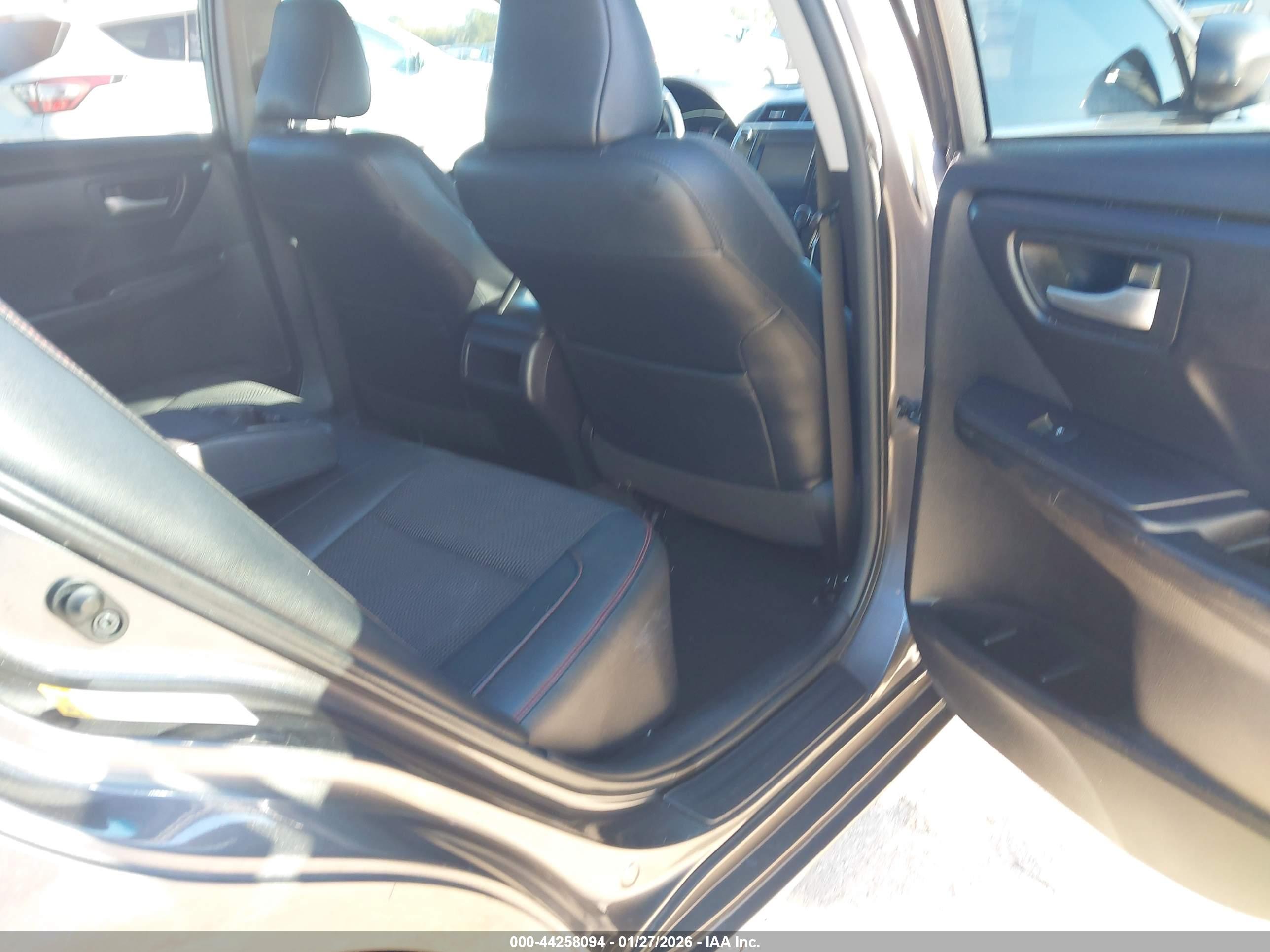 TOYOTA CAMRY image 8