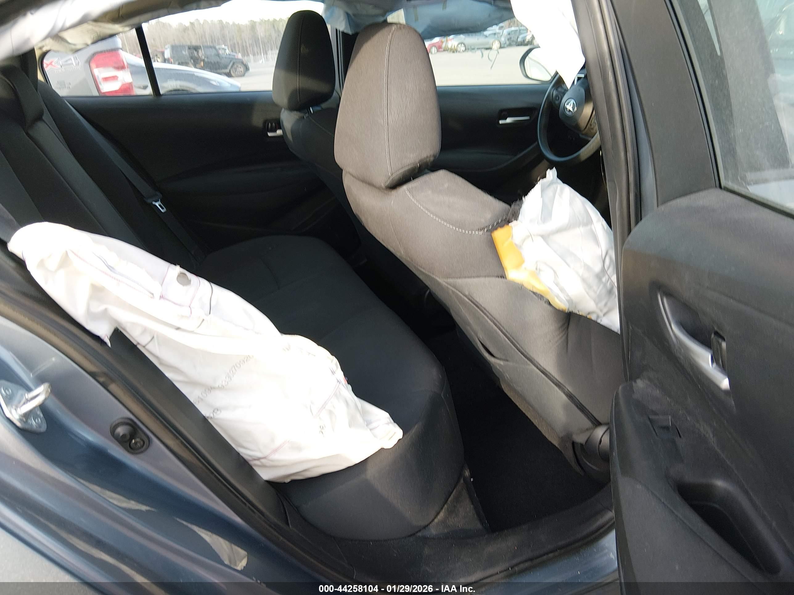 TOYOTA COROLLA image 8