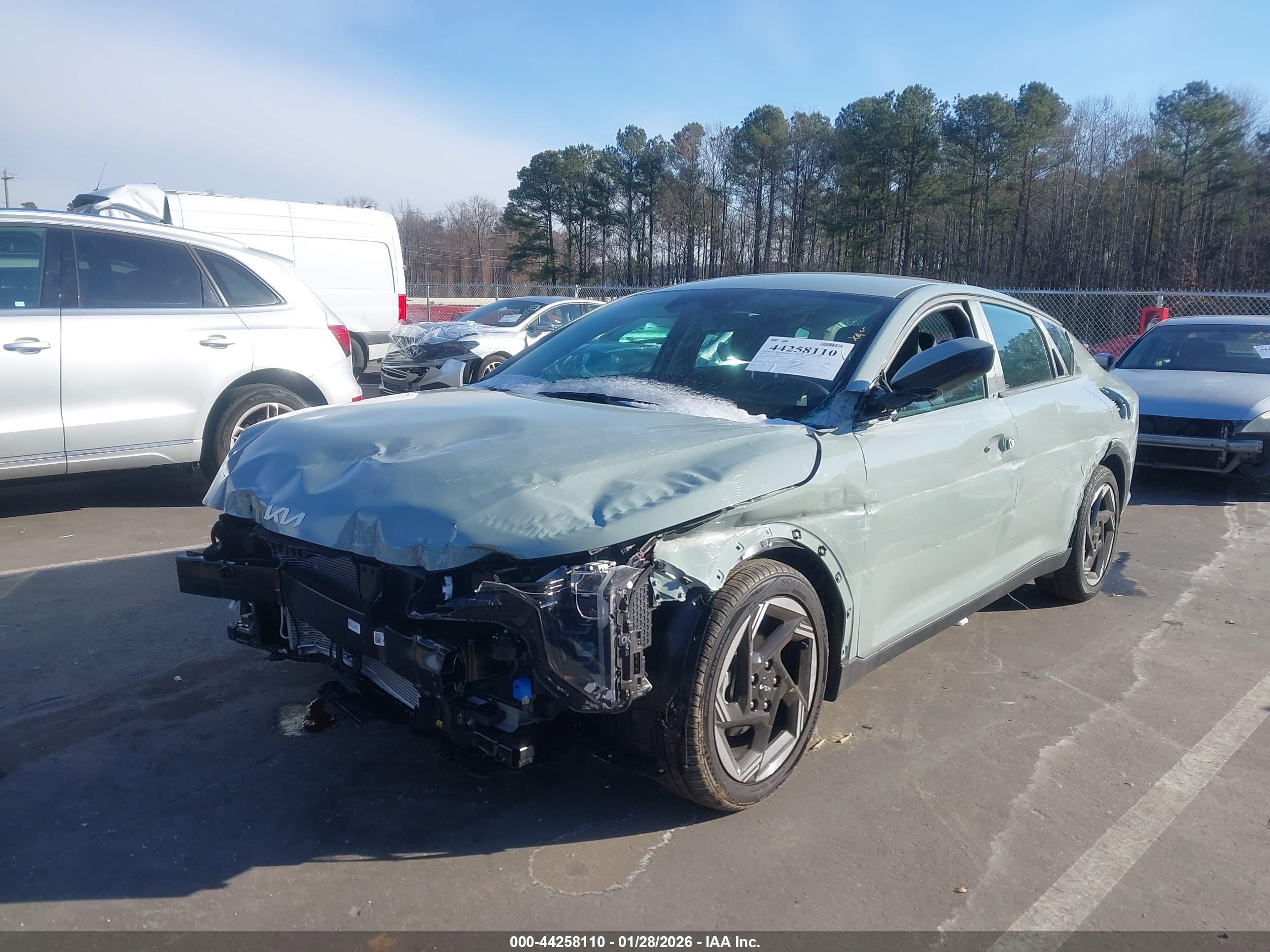 KIA K4 image 2