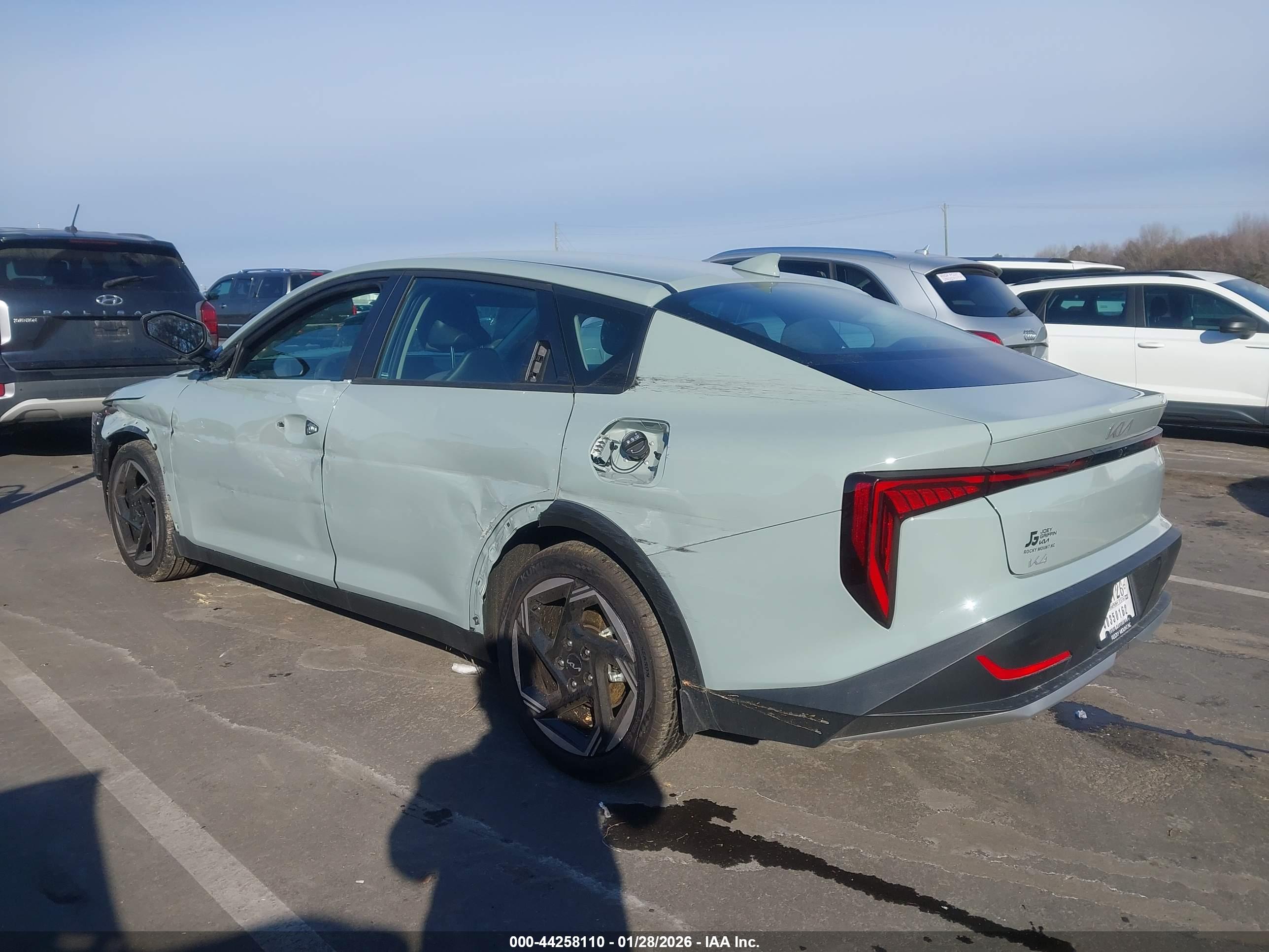 KIA K4 image 3