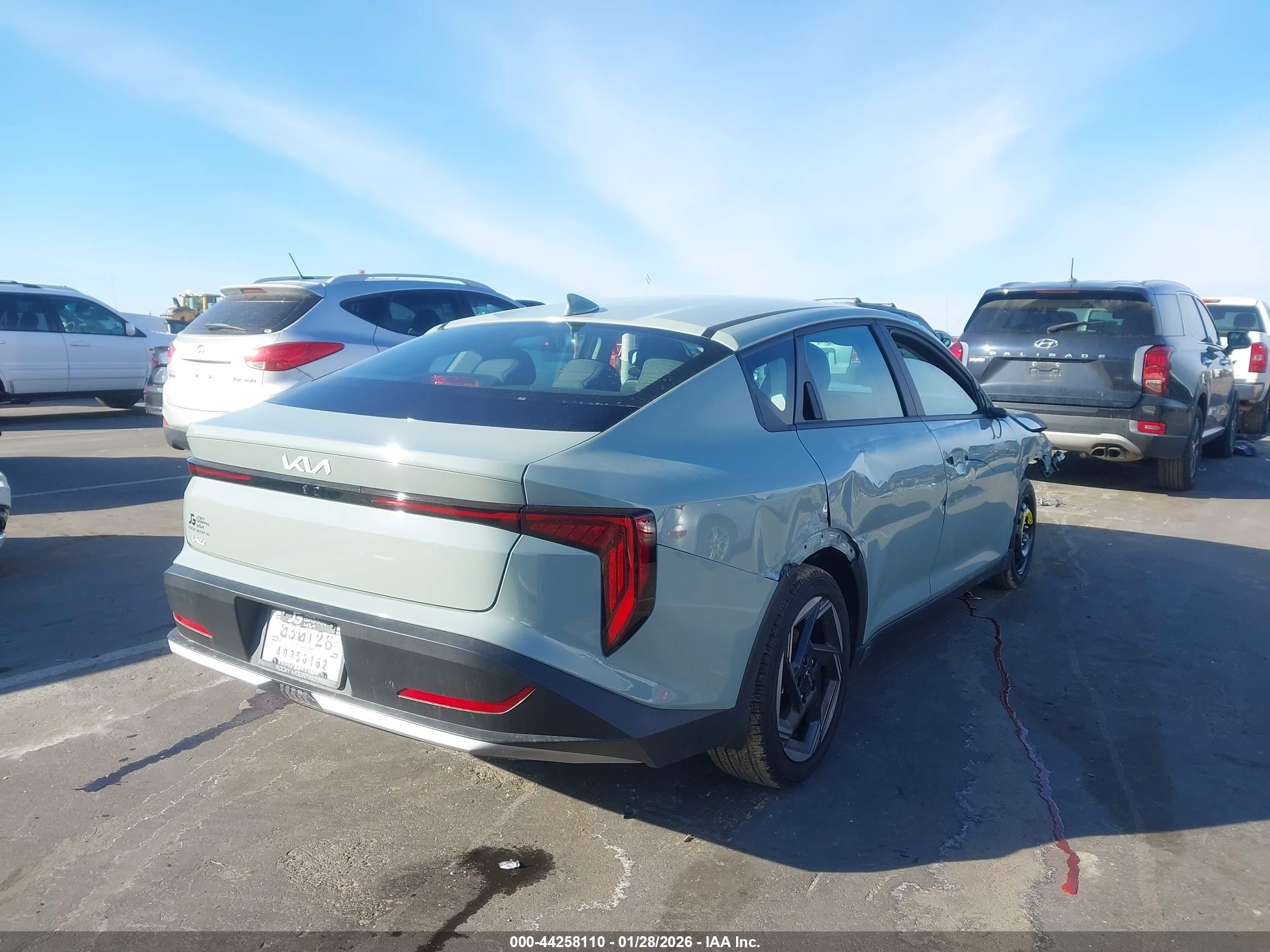 KIA K4 image 4
