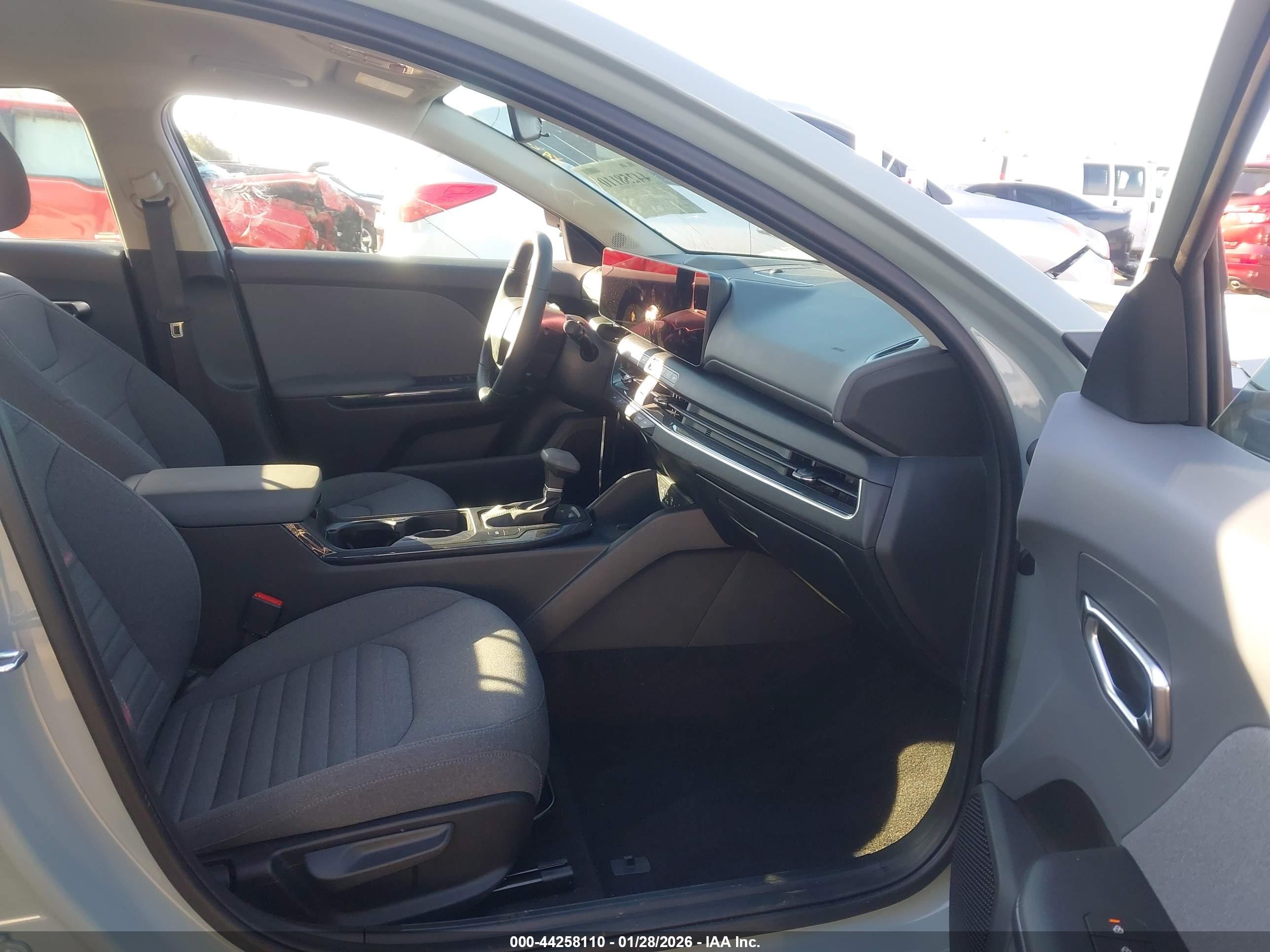 KIA K4 image 5