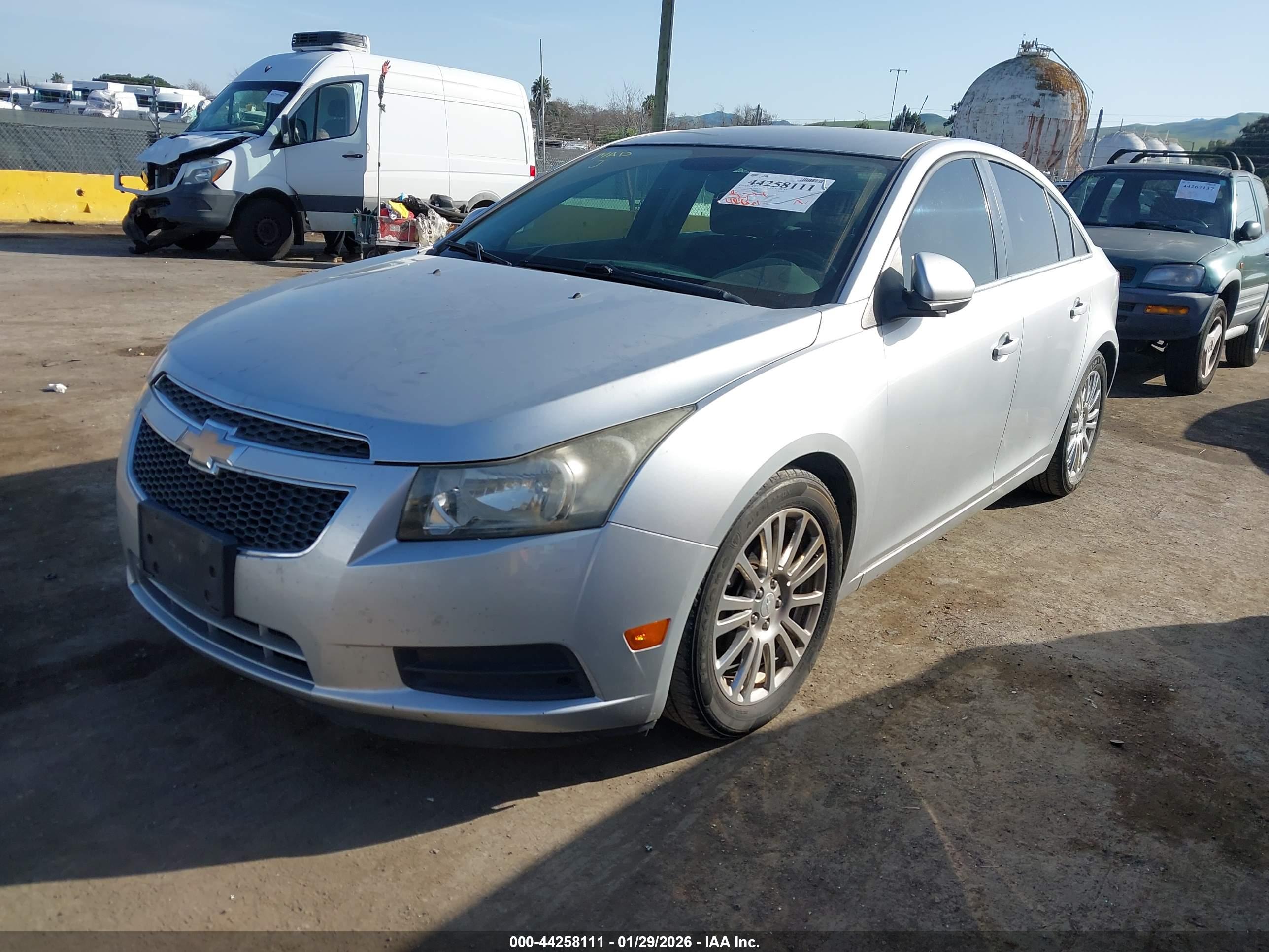 CHEVROLET CRUZE image 2