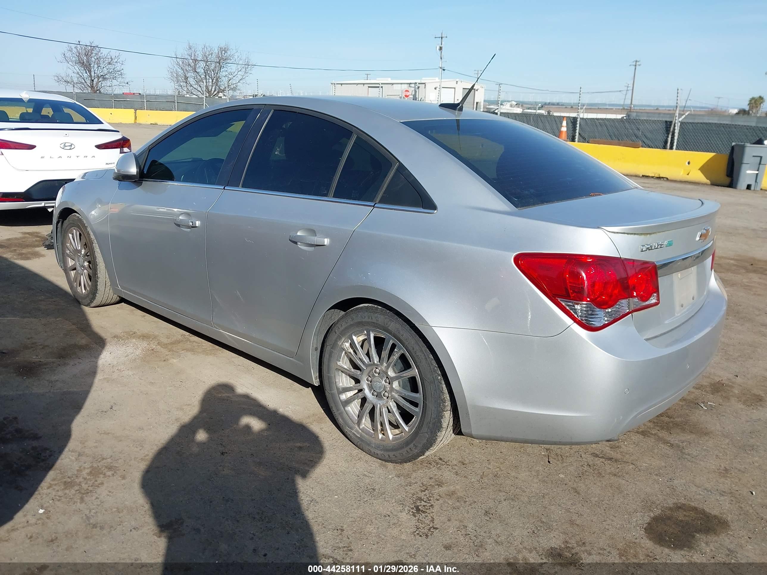 CHEVROLET CRUZE image 3