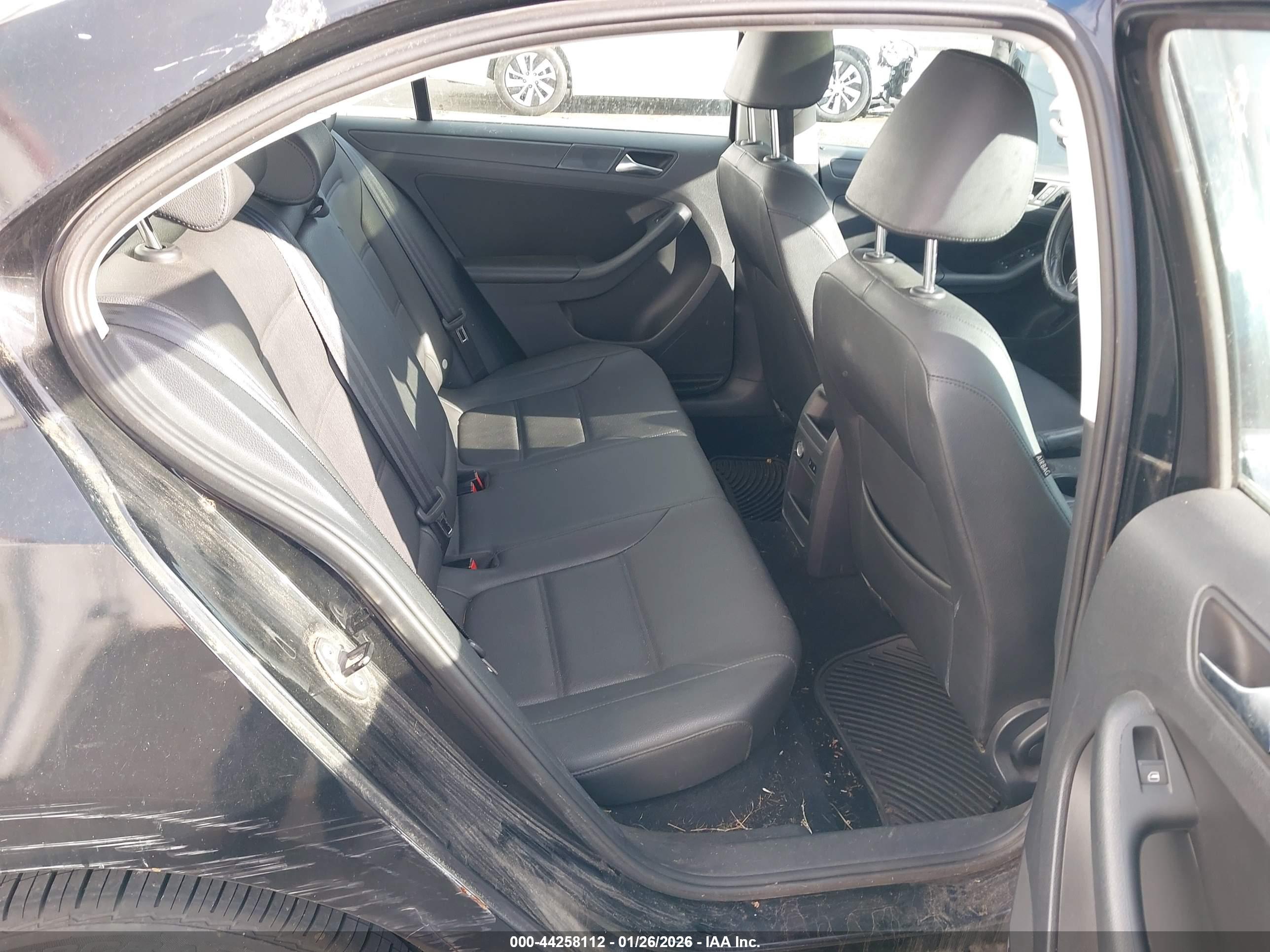 VOLKSWAGEN JETTA image 8