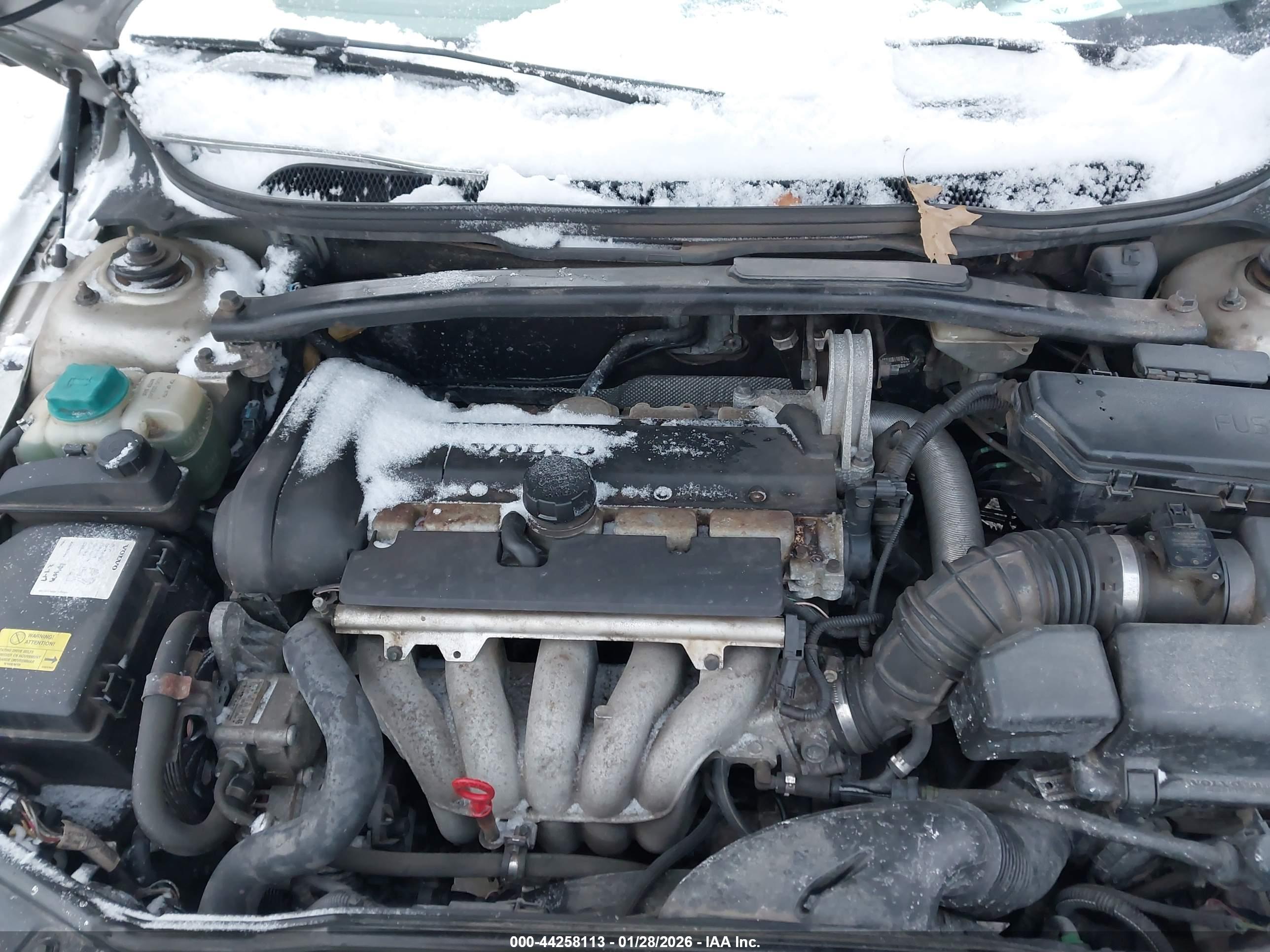 VOLVO S60 image 10