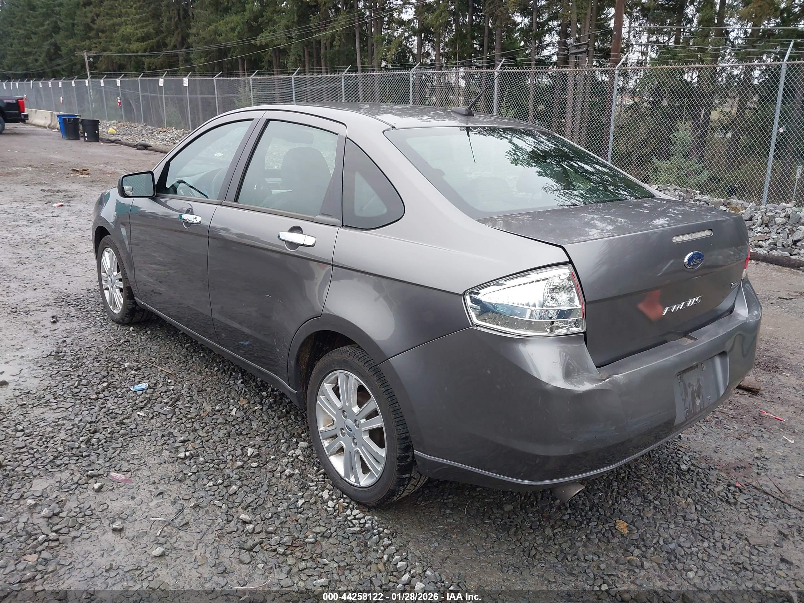 FORD FOCUS image 3