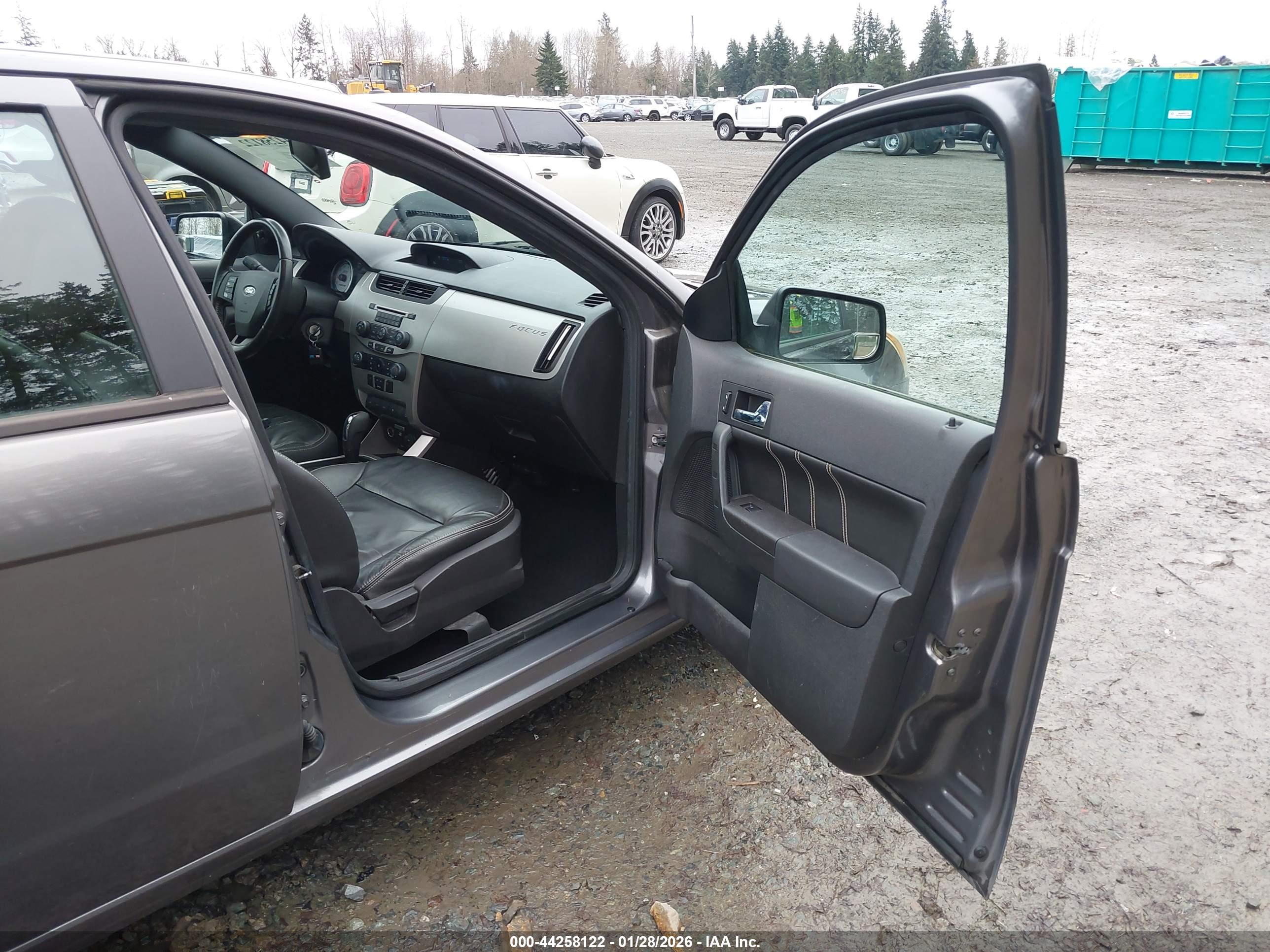 FORD FOCUS image 5