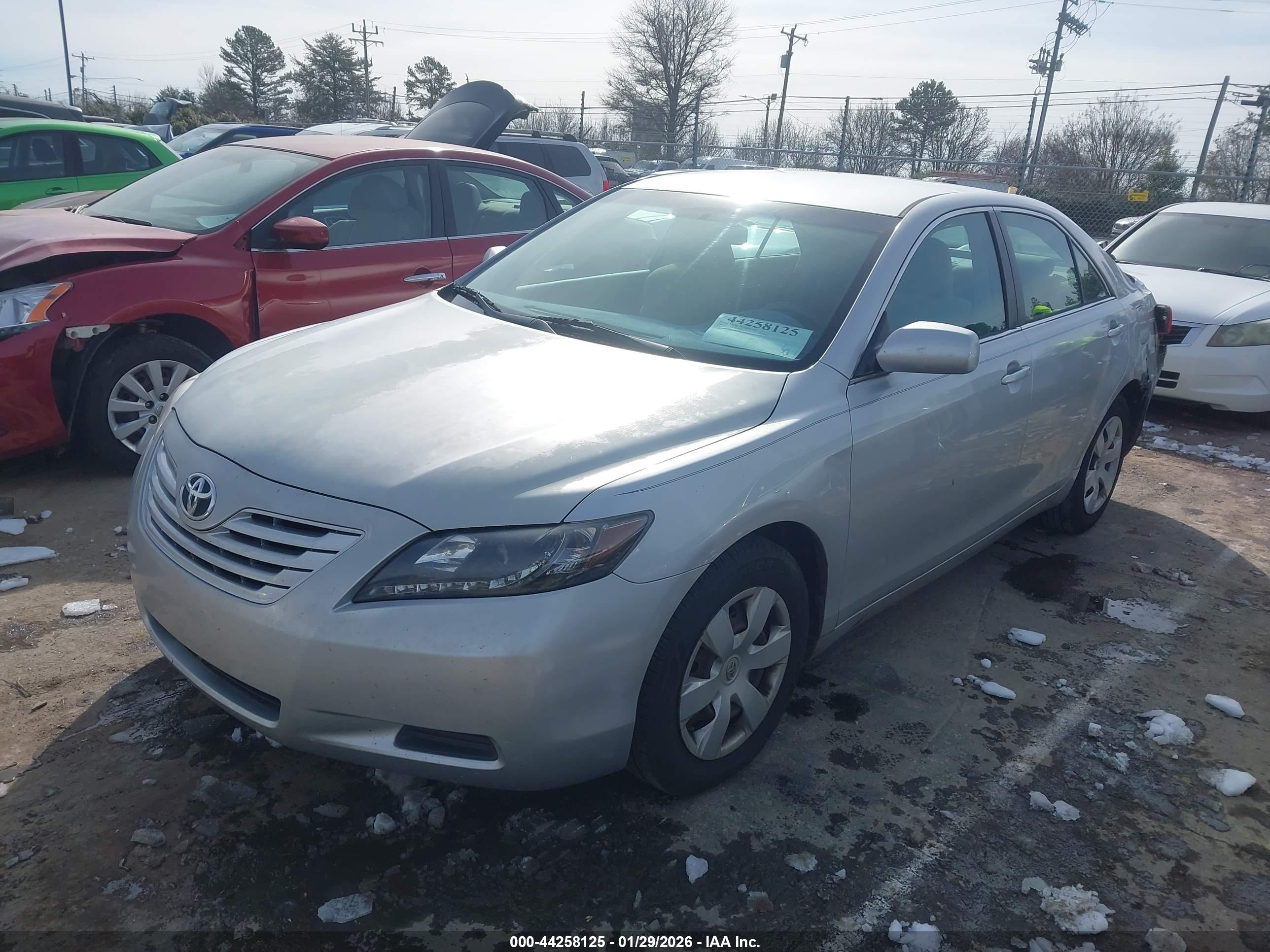 TOYOTA CAMRY image 2