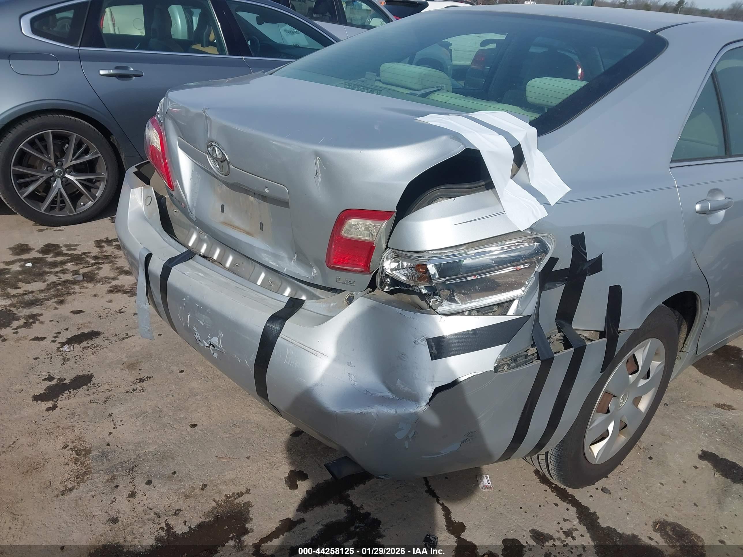 TOYOTA CAMRY image 6