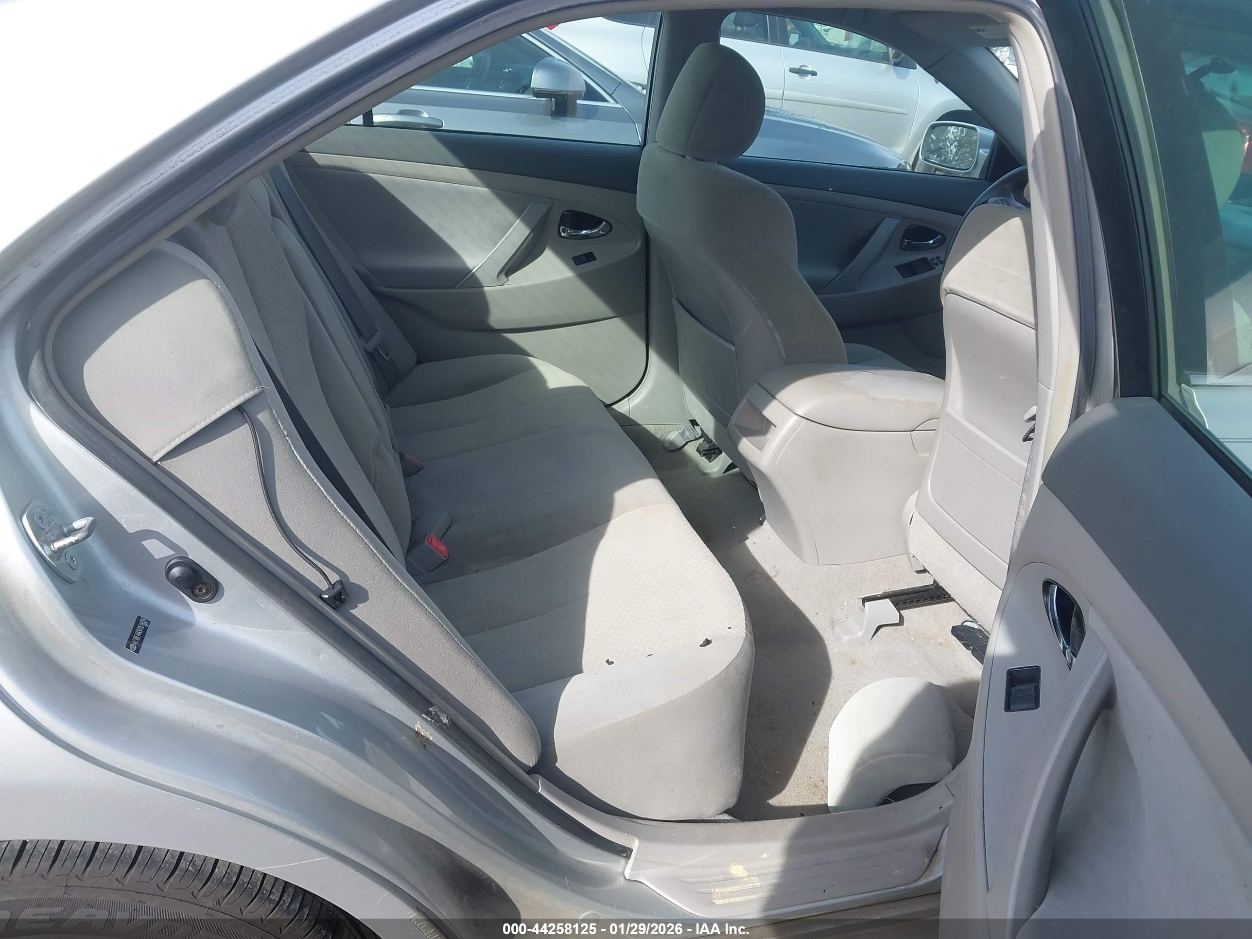 TOYOTA CAMRY image 8