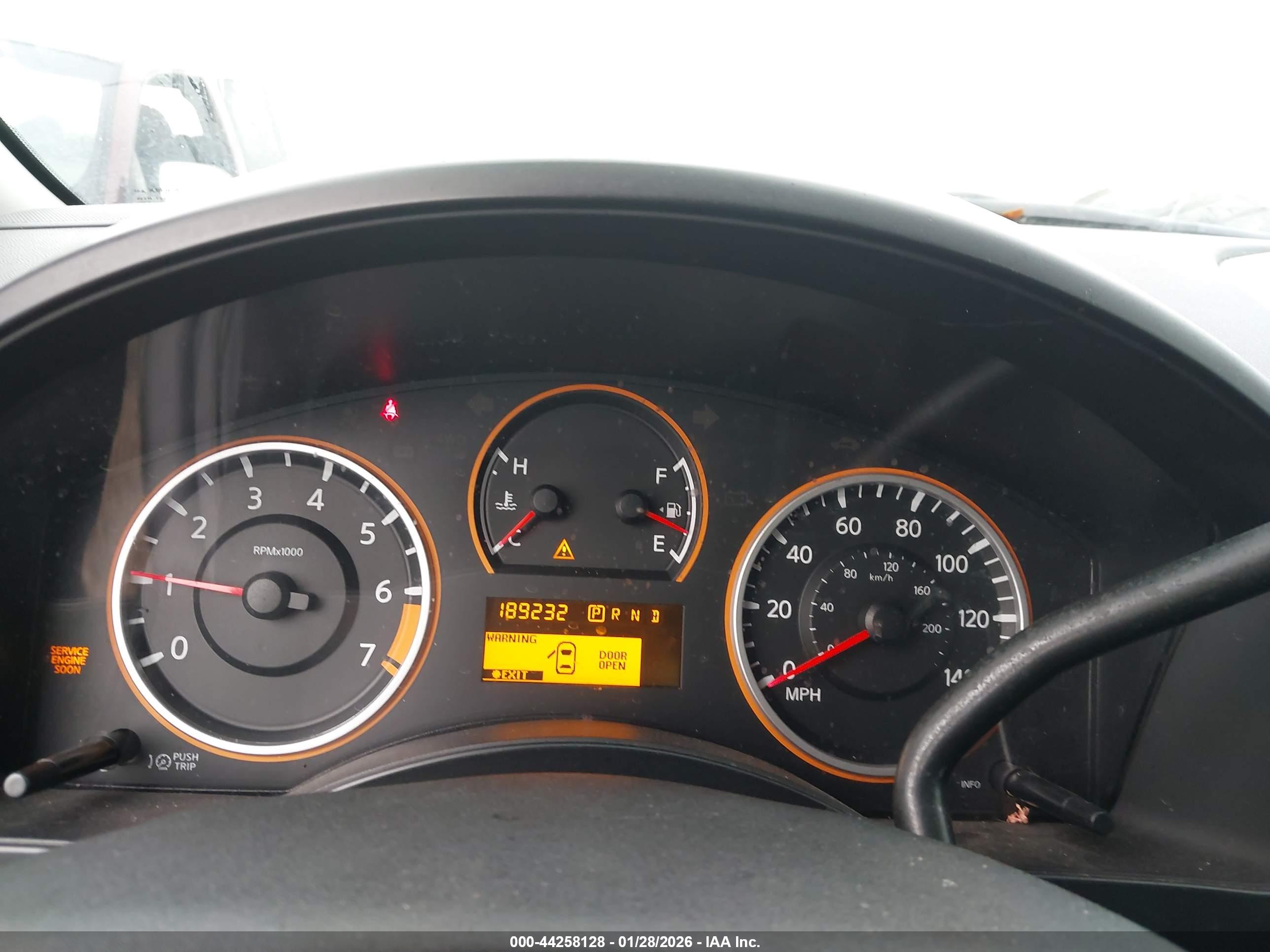 NISSAN TITAN image 7