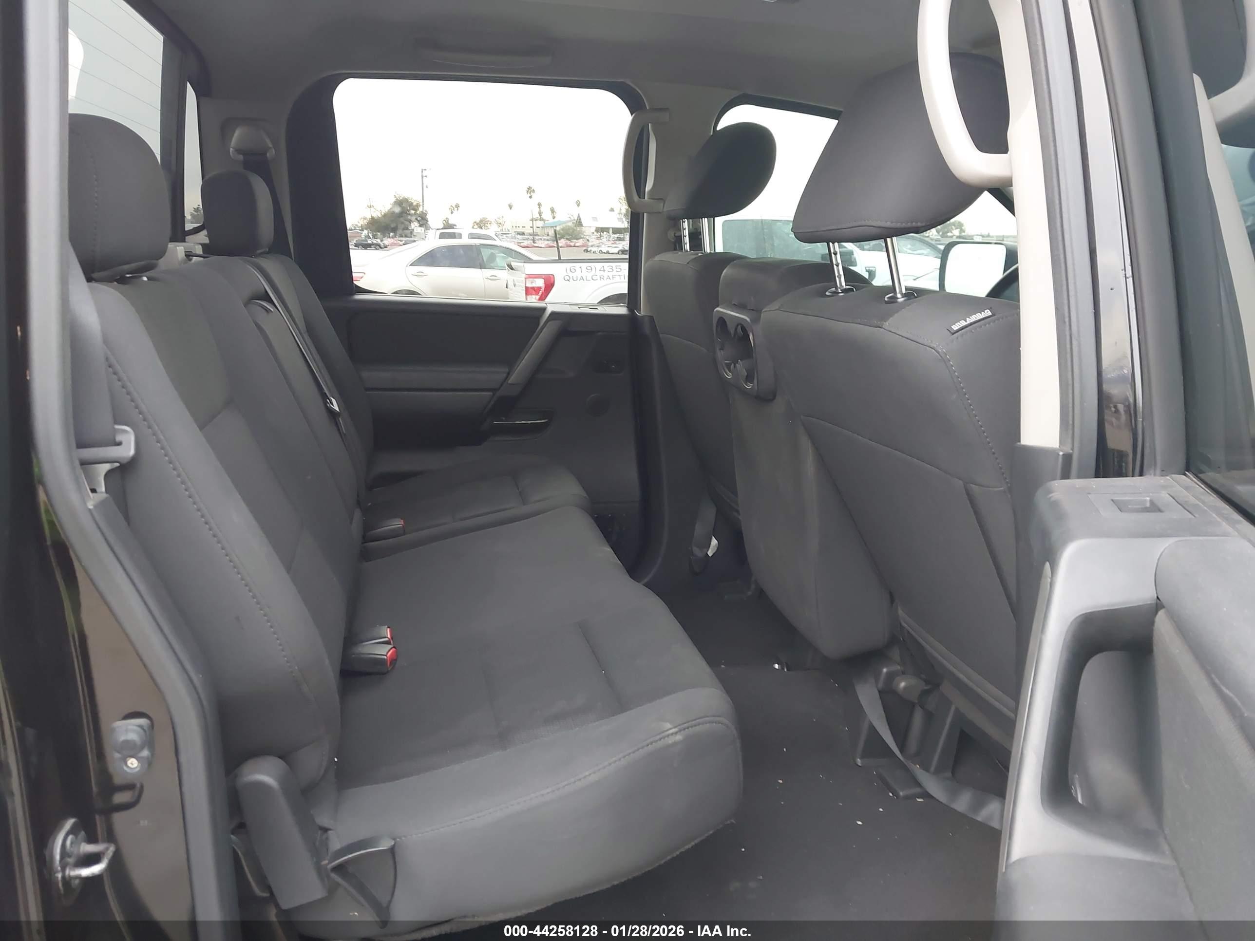 NISSAN TITAN image 8