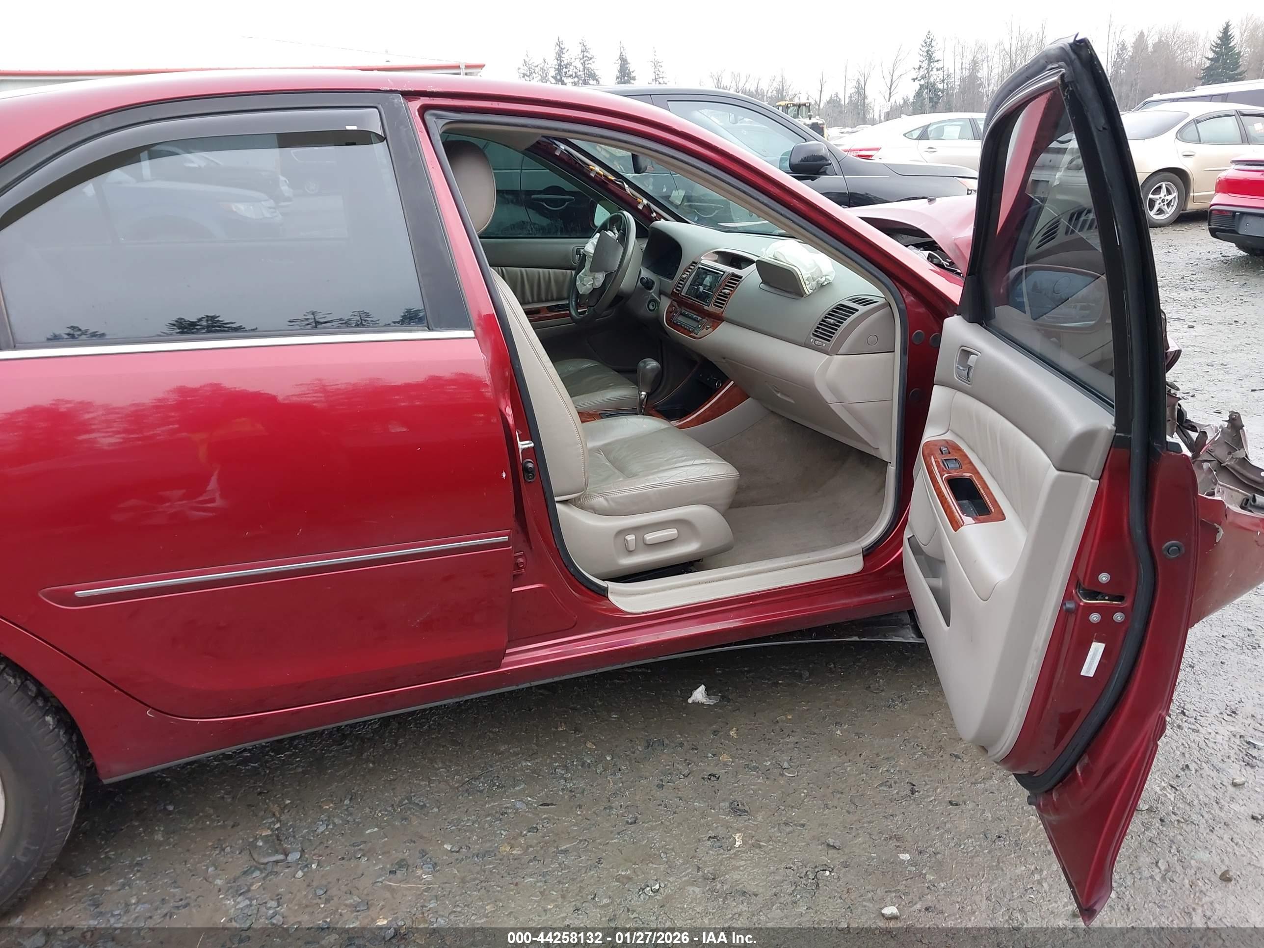 TOYOTA CAMRY image 5