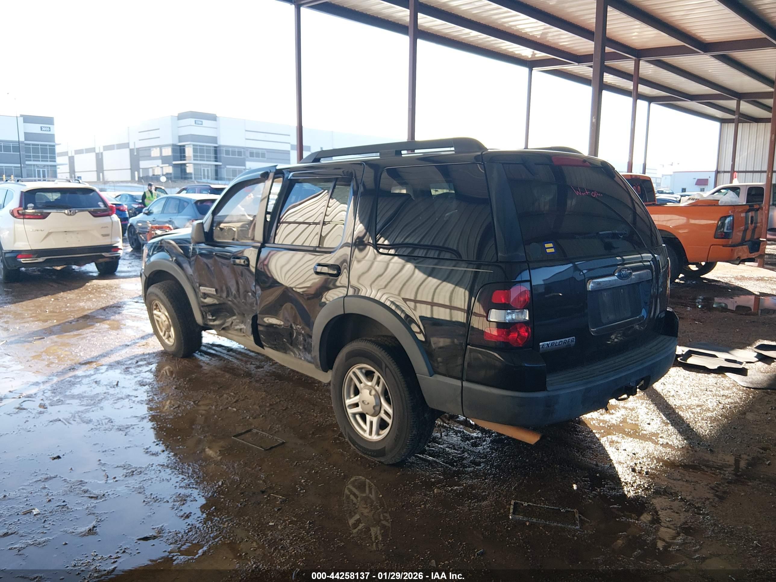 FORD EXPLORER image 3