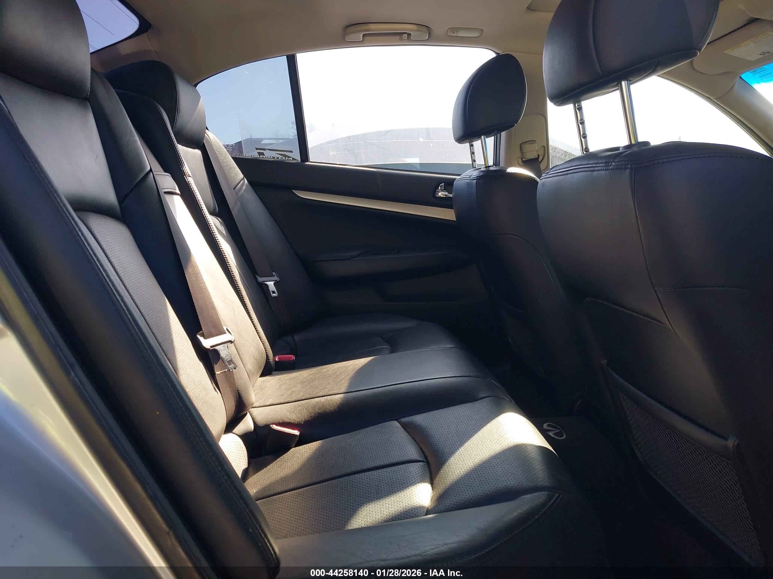 INFINITI G35 image 8