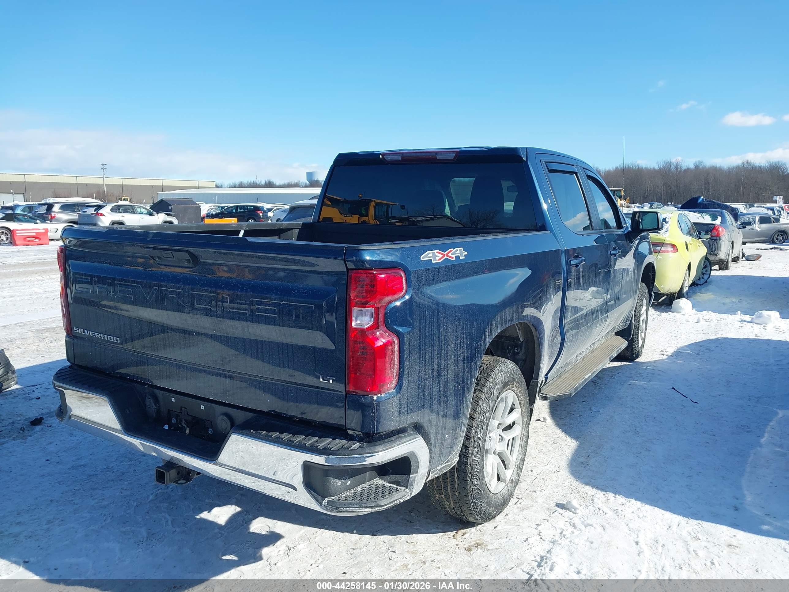 CHEVROLET SILVERADO image 4